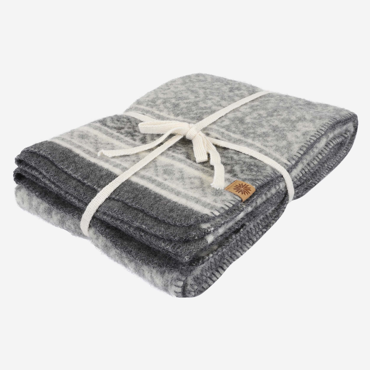 heidros-wool-blanket-scandinavian-design.jpeg