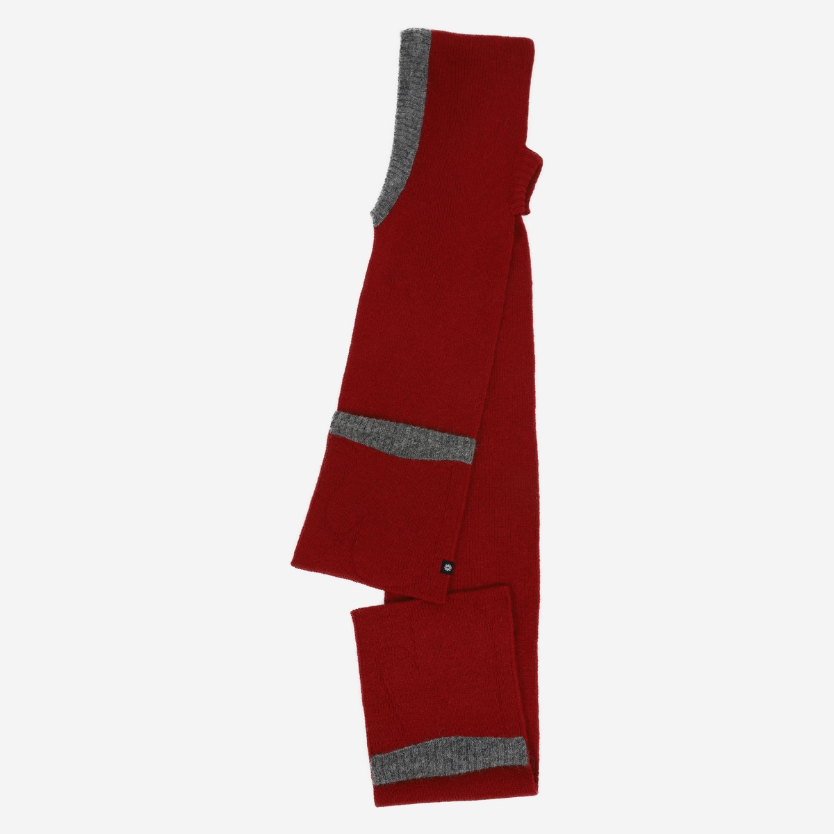 vikura-wool-scarf-pockets-07.jpeg