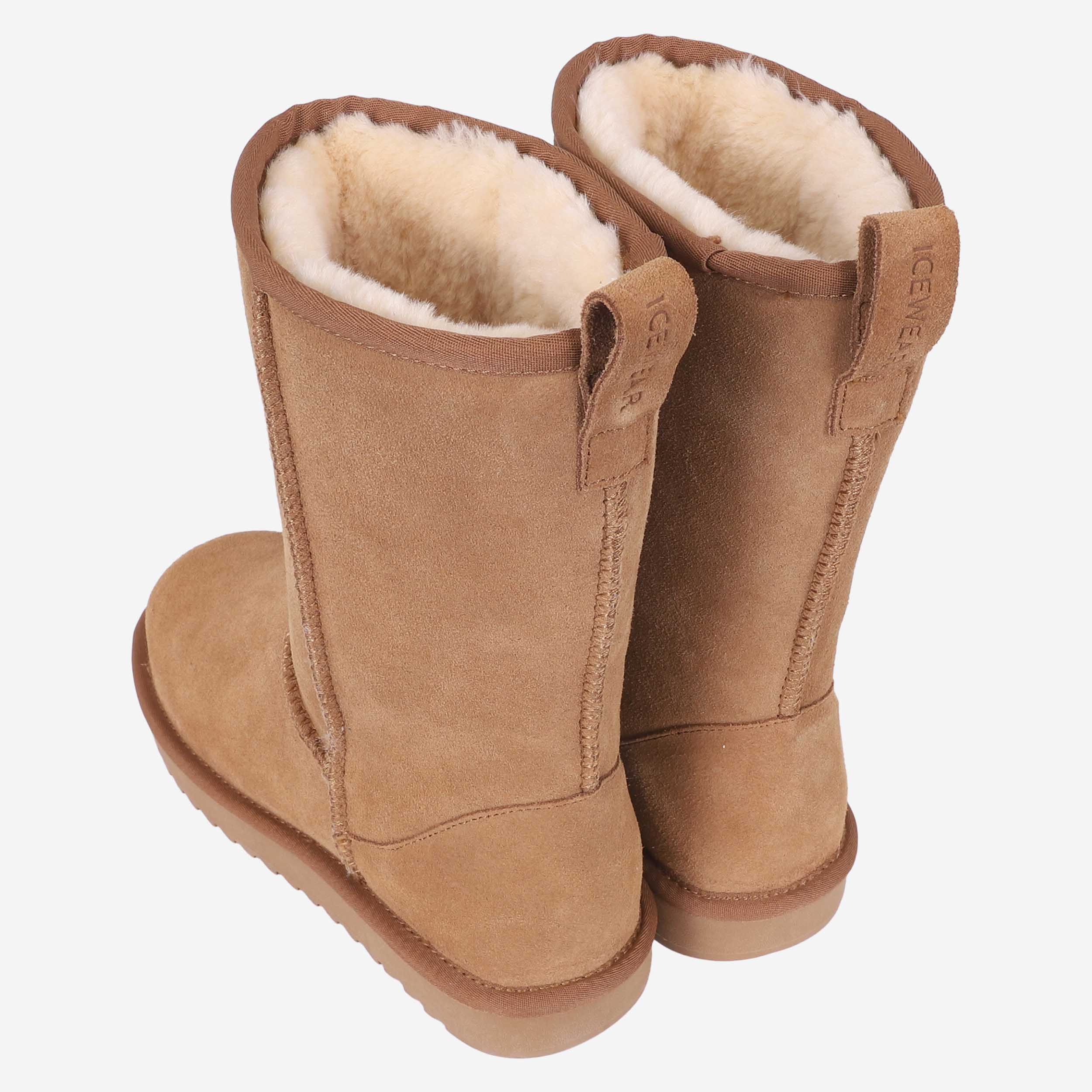 natthagi-suede-boots-iceland_495.jpeg
