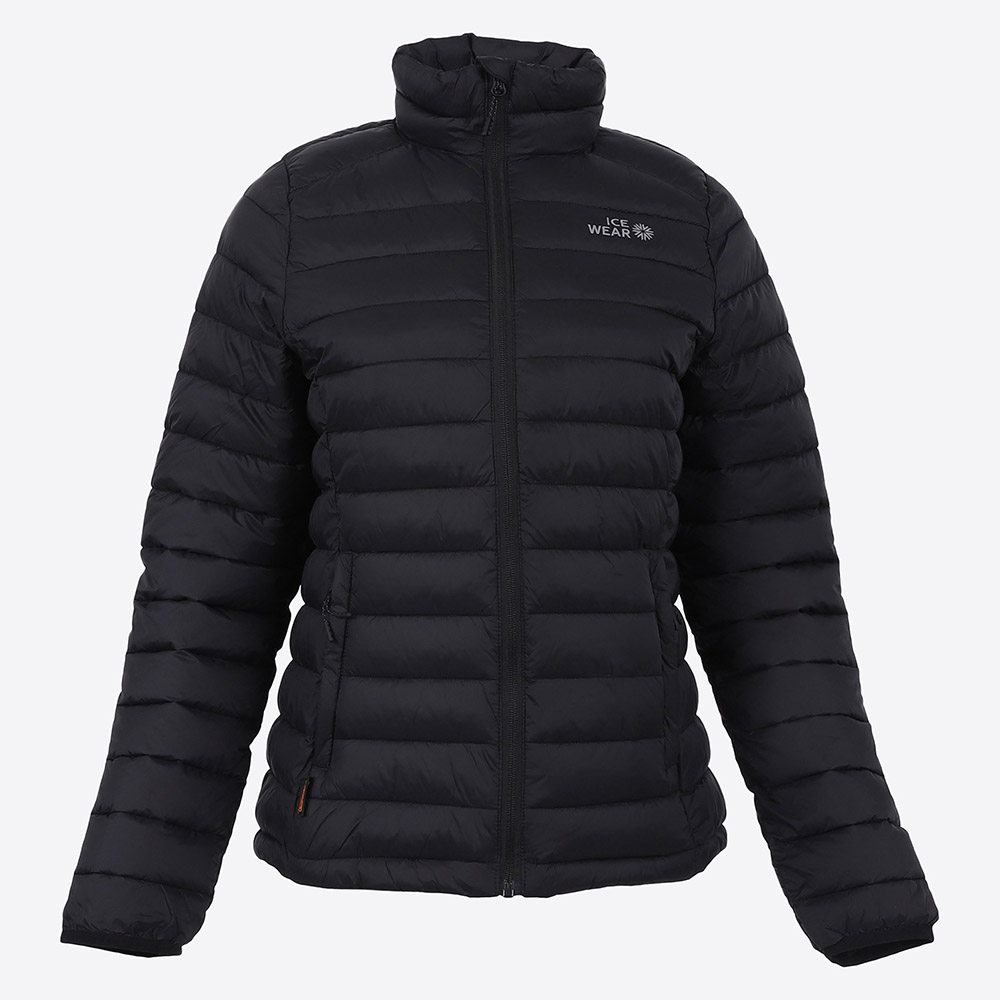 embla-insulated-black-jacket-outdoor-women-iceland_43.jpeg