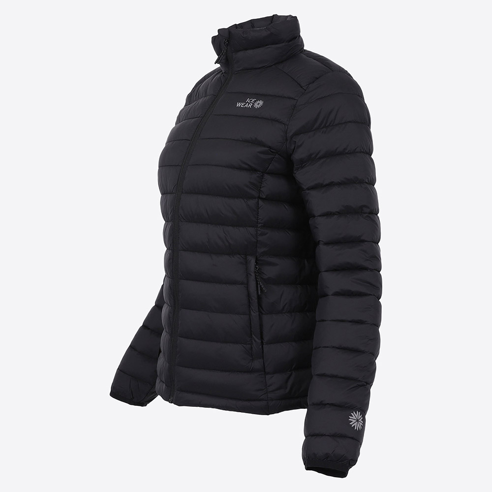 embla-insulated-black-jacket-outdoor-women-iceland_45.jpeg