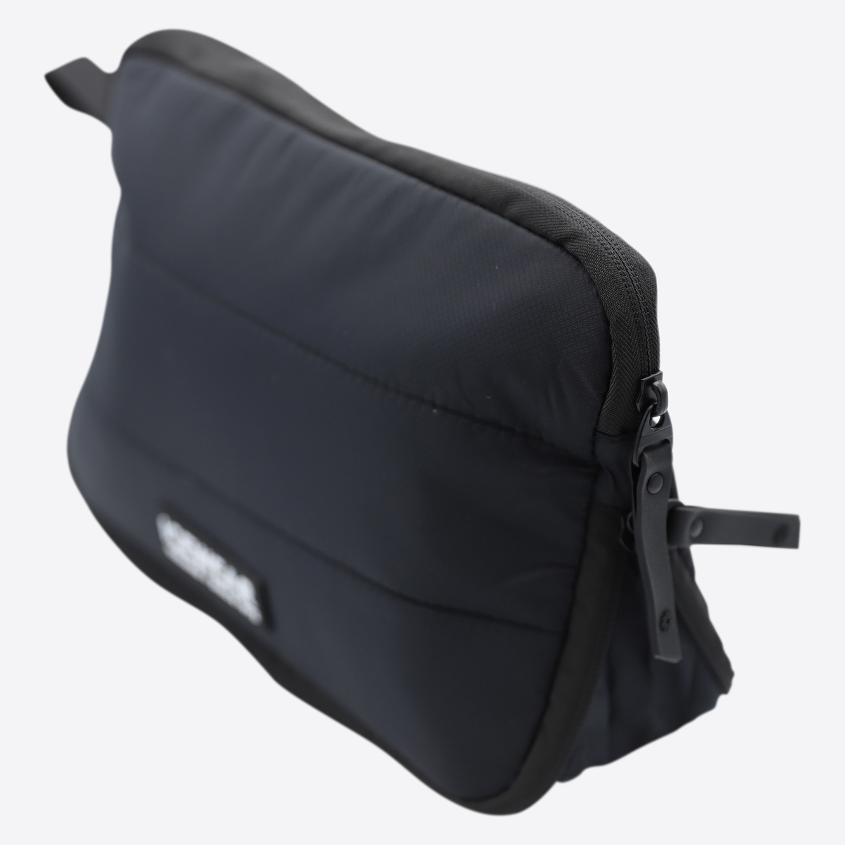vatnagardar_black-toiletbag_834.jpeg