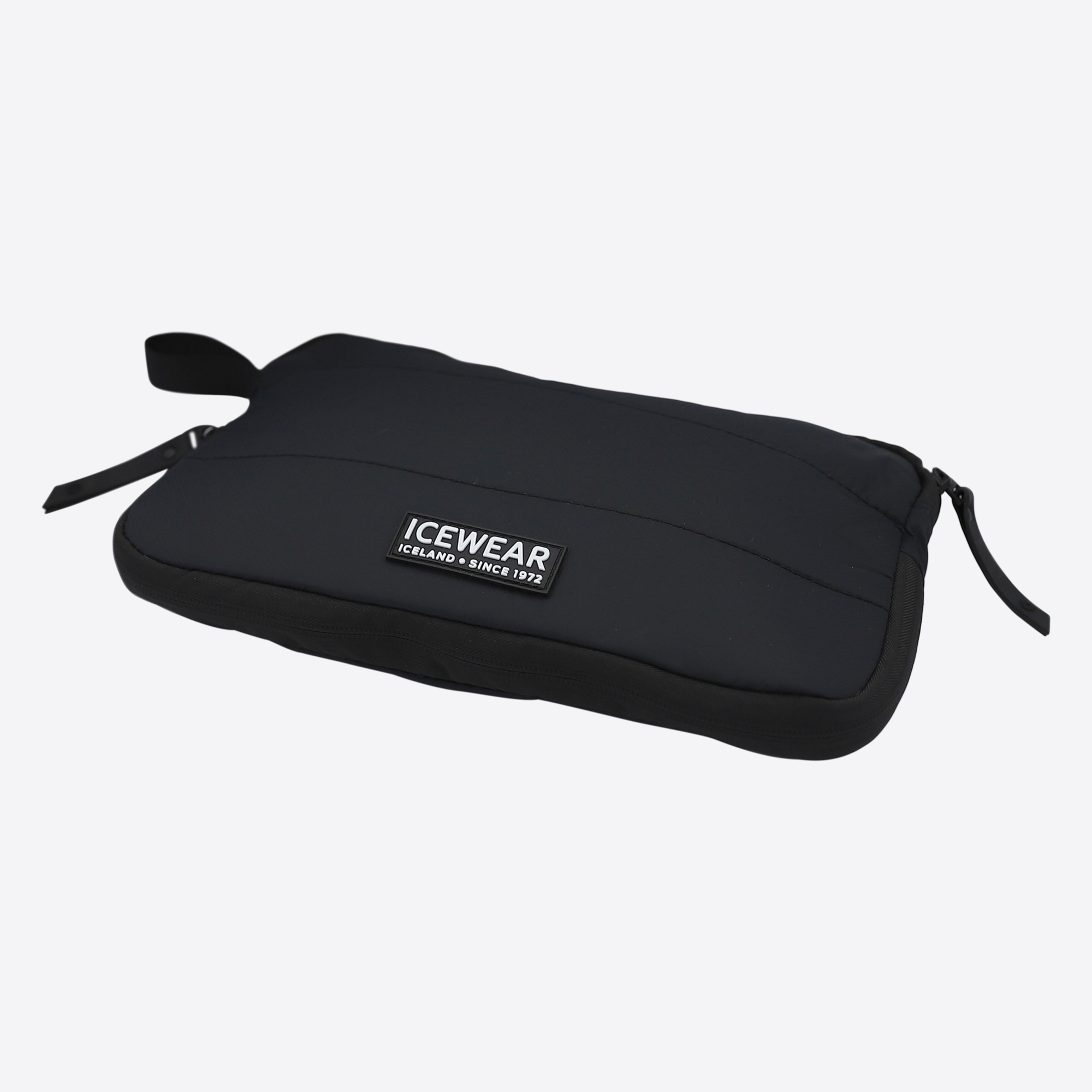 vatnagardar_black-toiletbag_916.jpeg