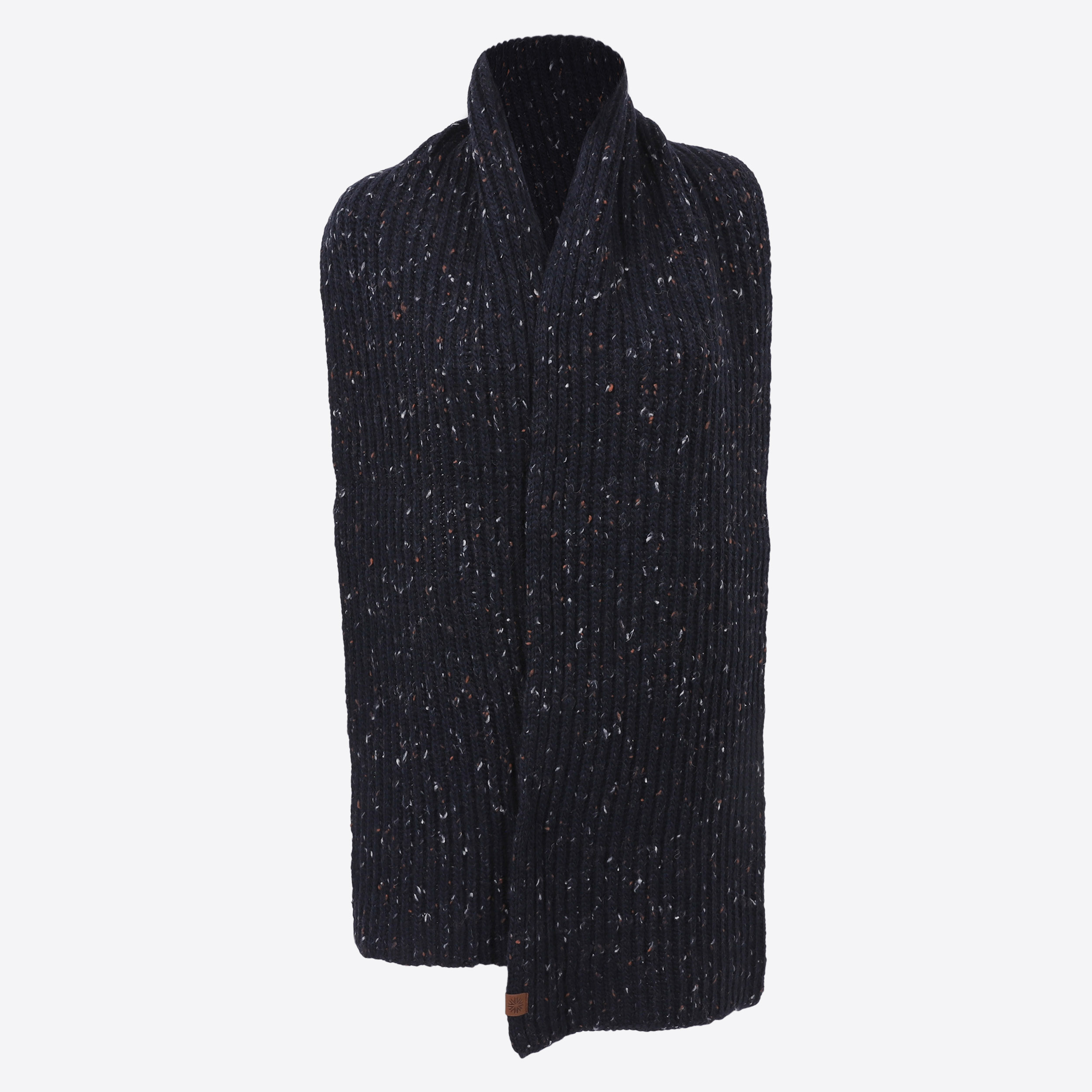 hraunholl-wool-knitted-scarf_32.jpeg