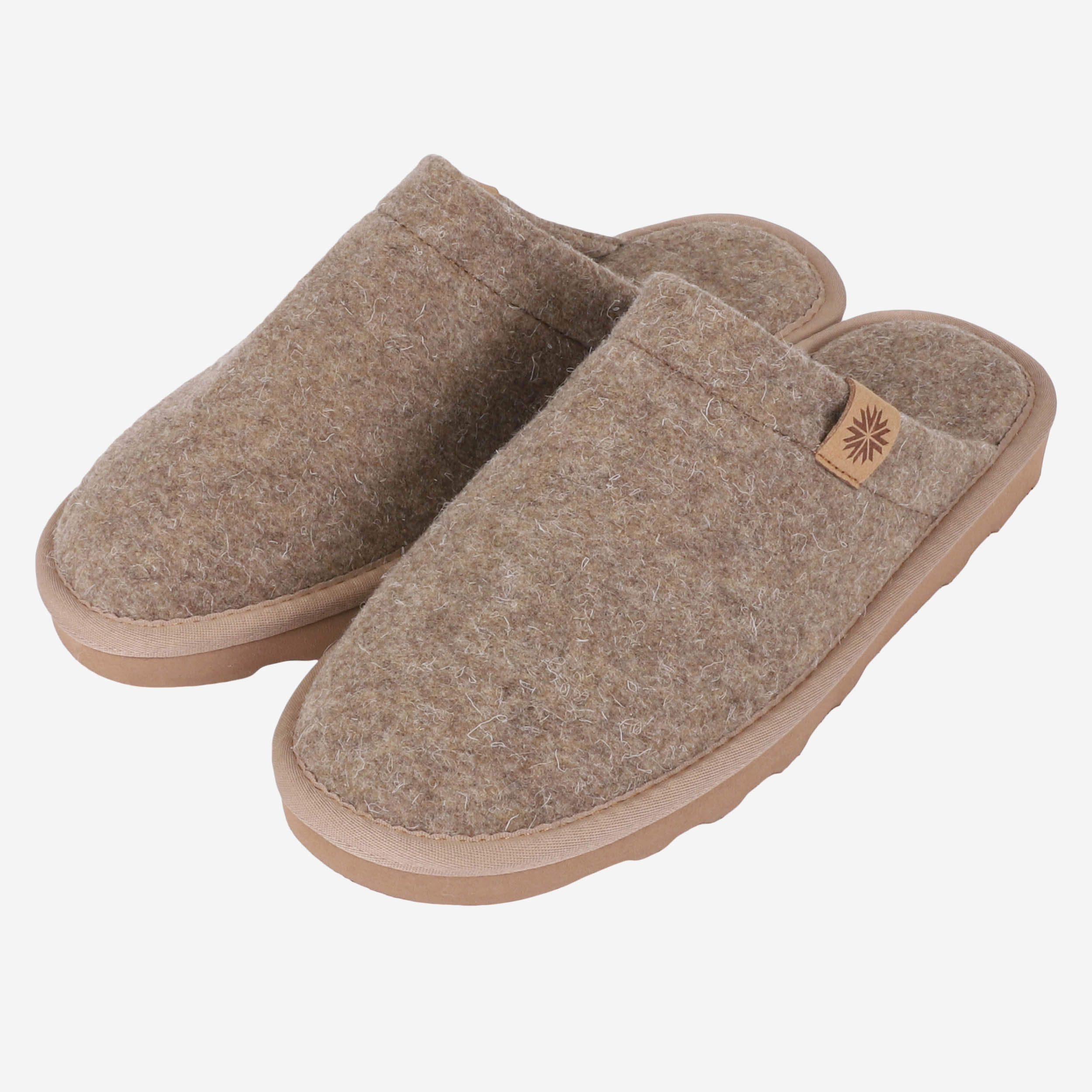 lambafell-wool-indoor-slippers-inniskor-beige_80.jpeg