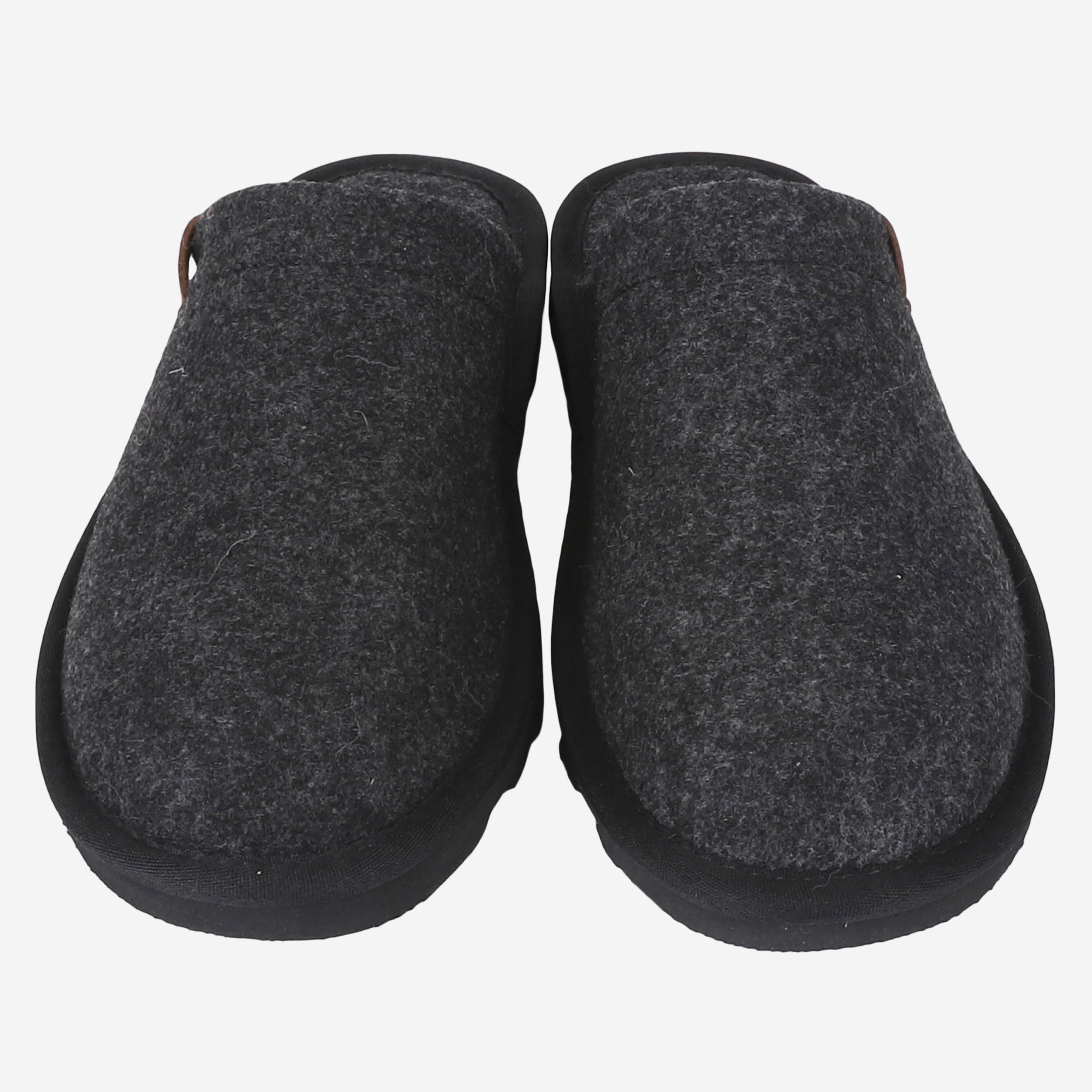 lambafell-wool-indoor-slippers-inniskor-black_74.jpeg