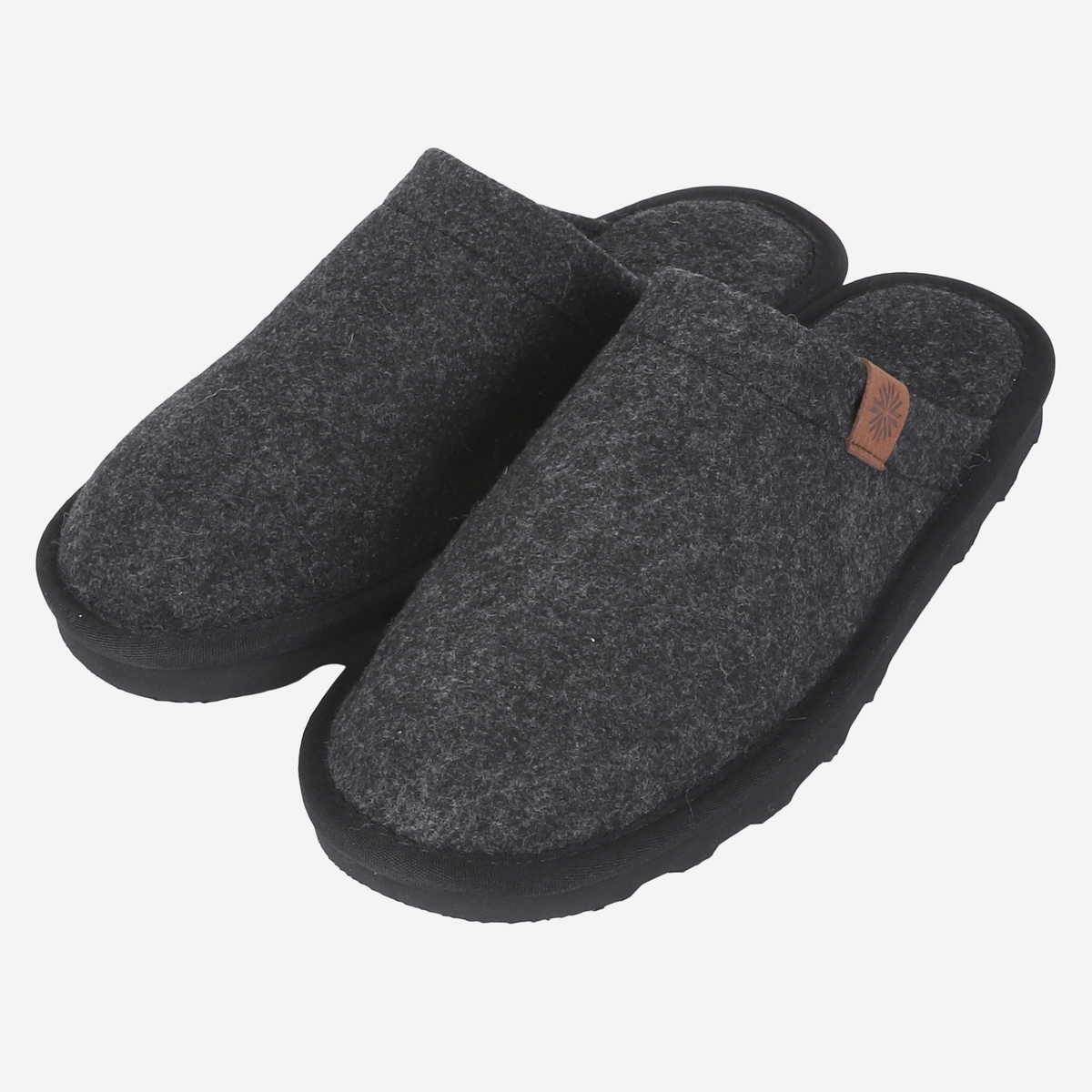 lambafell-wool-indoor-slippers-inniskor-black_75.jpeg
