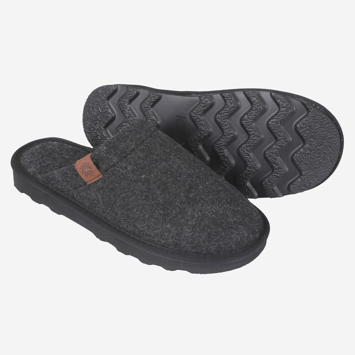 lambafell-wool-indoor-slippers-inniskor-black_76.jpeg