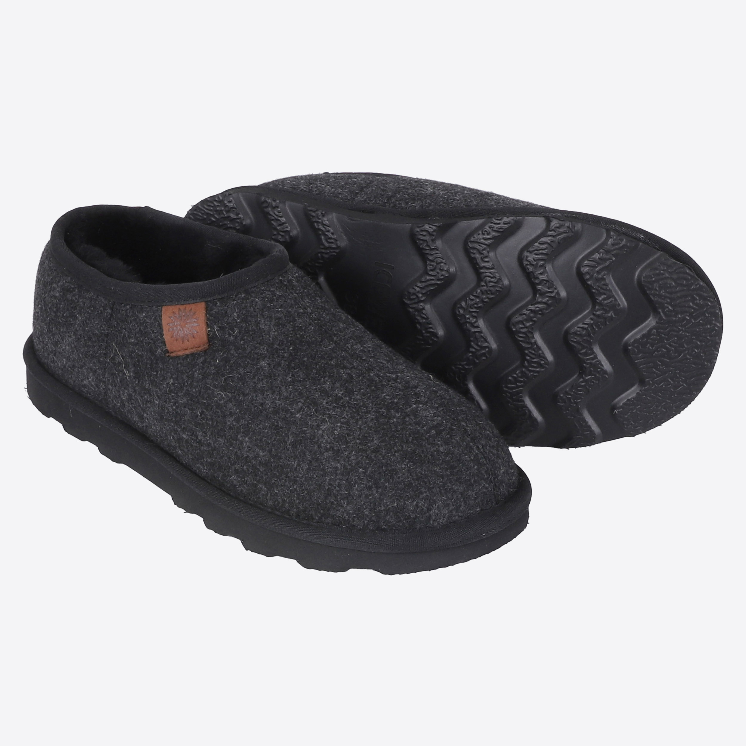 lambafell-indoor-slippers-wool-inniskor-black_67.jpeg
