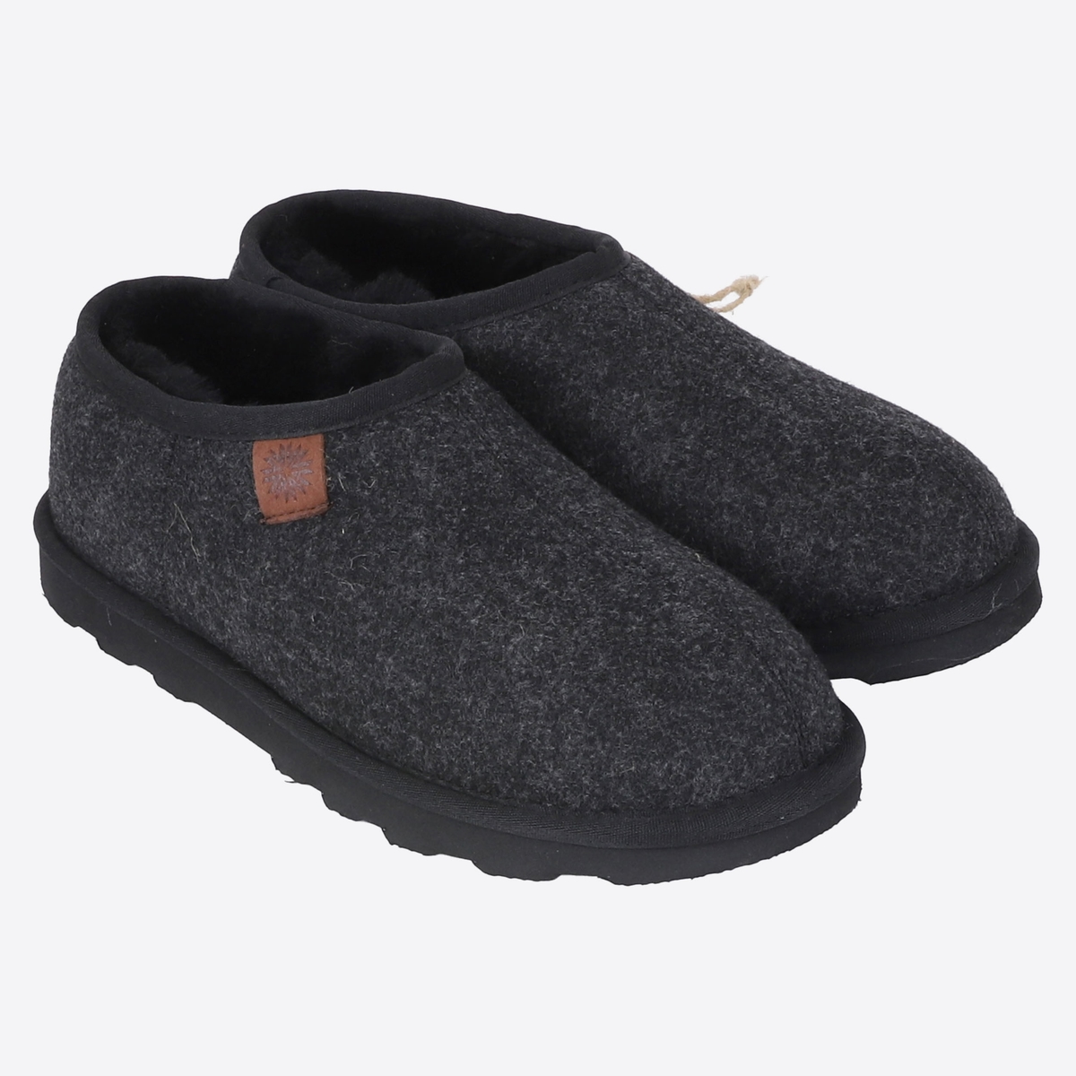 lambafell-indoor-slippers-wool-inniskor-black_68.jpeg