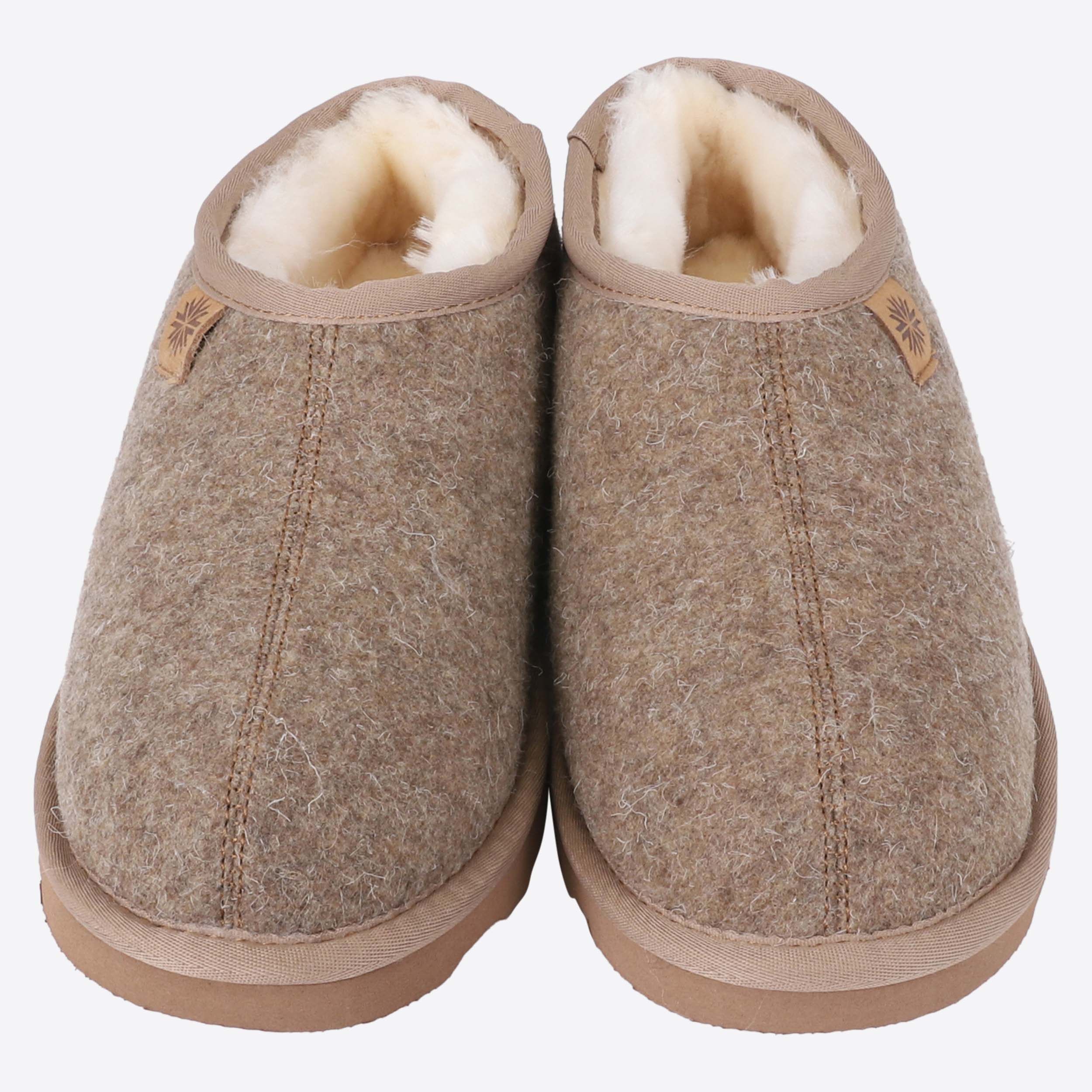 lambafell-indoor-slippers-wool-inniskor-lightbrown_83.jpeg