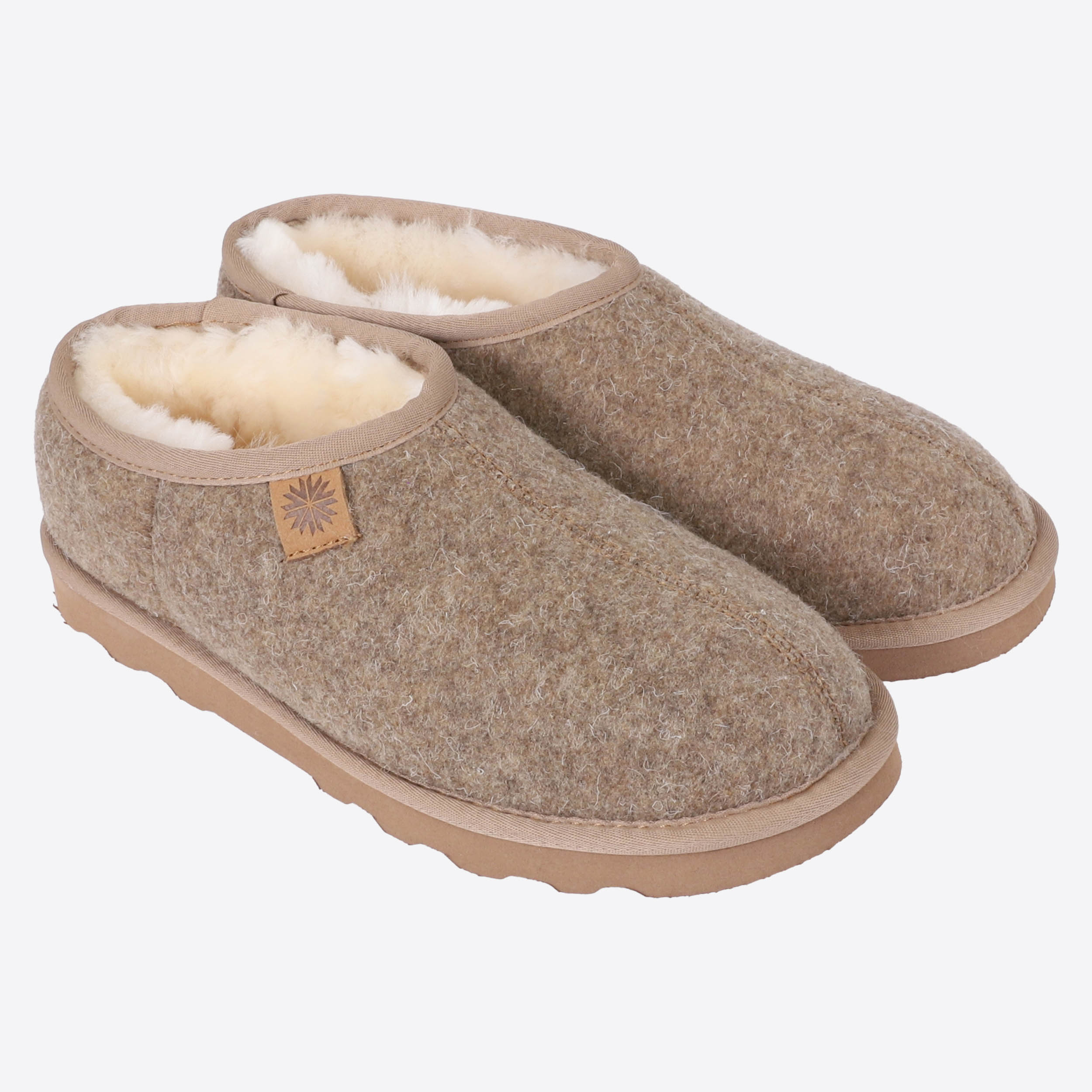 lambafell-indoor-slippers-wool-inniskor-lightbrown_85.jpeg