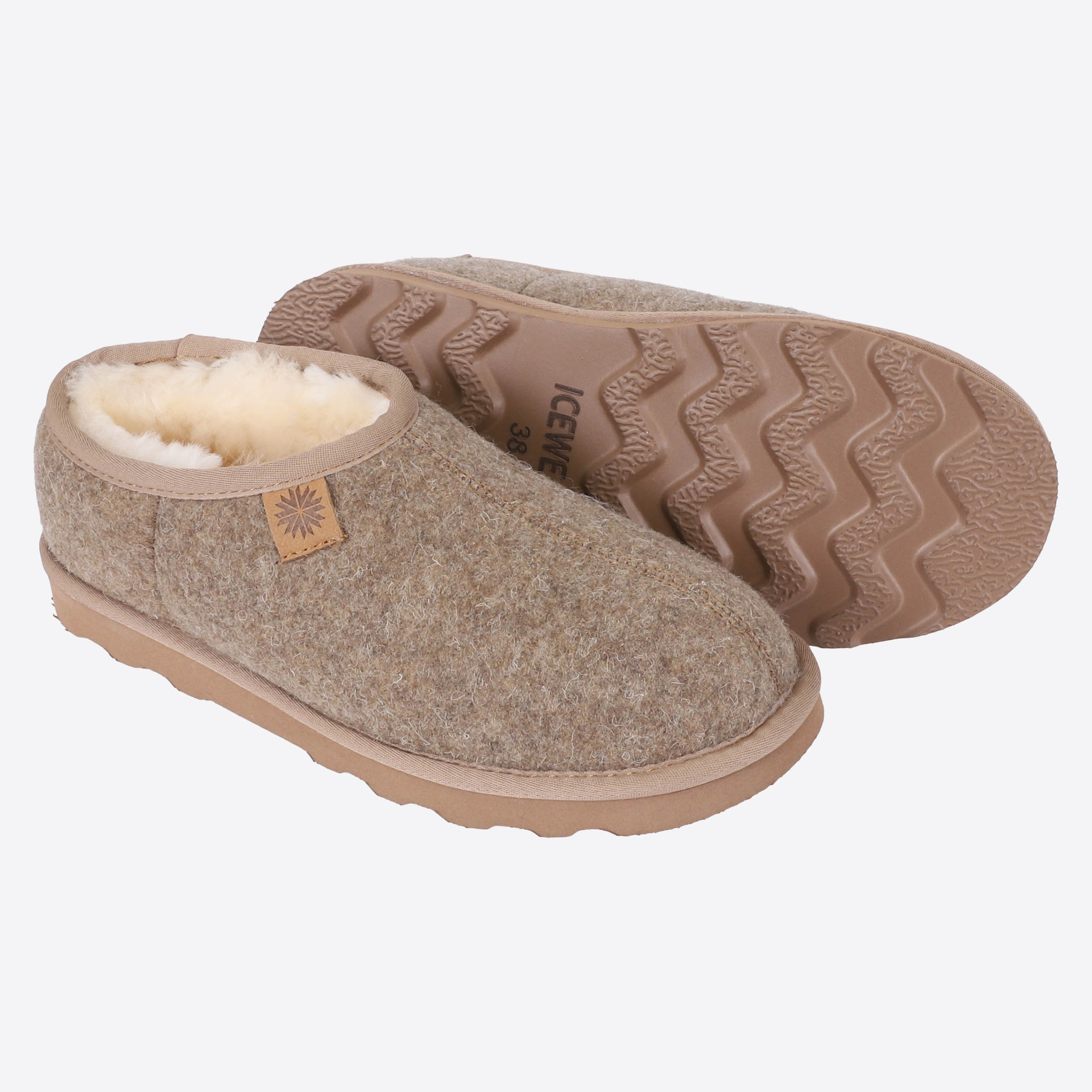 lambafell-indoor-slippers-wool-inniskor-lightbrown_86.jpeg
