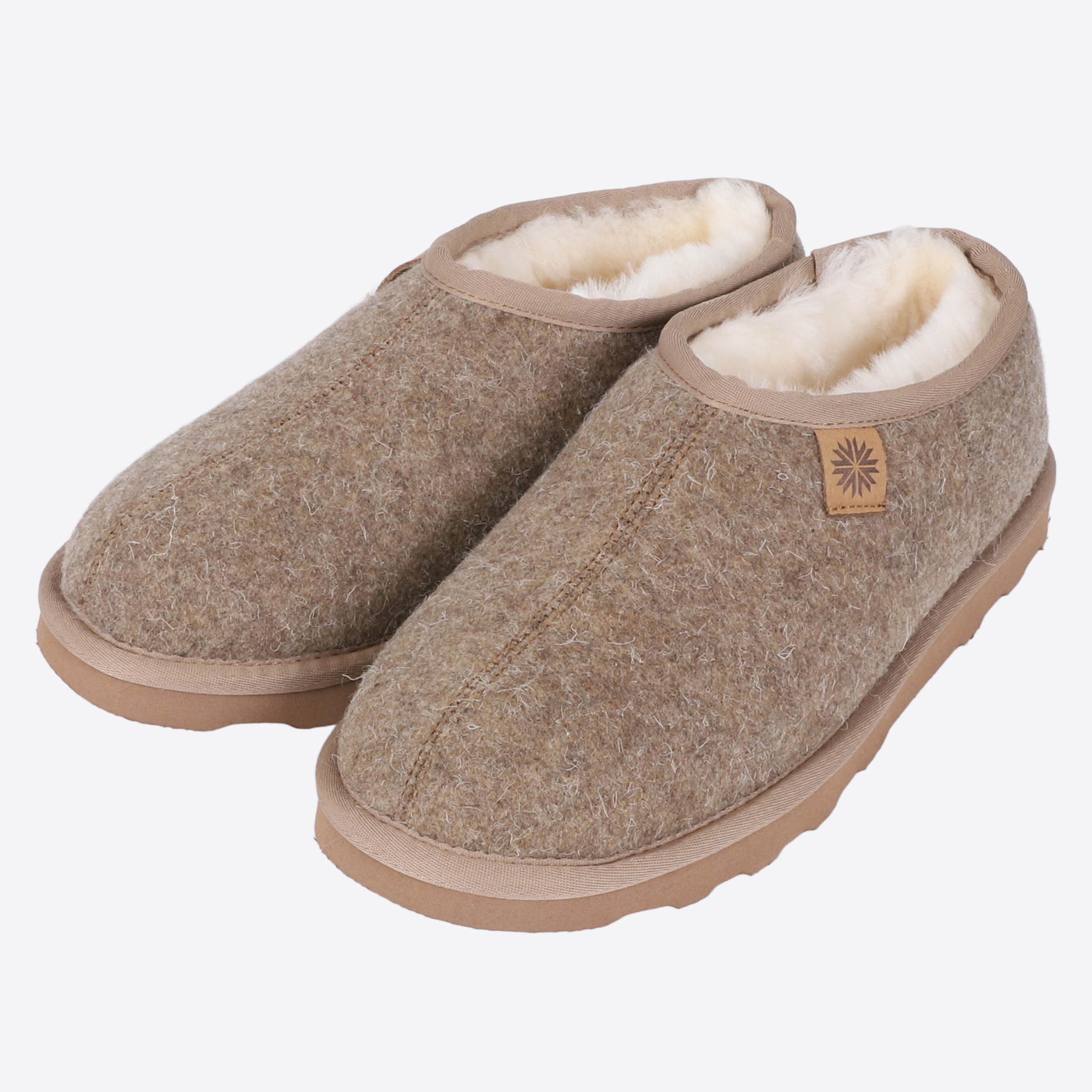 lambafell-indoor-slippers-wool-inniskor-lightbrown_88.jpeg