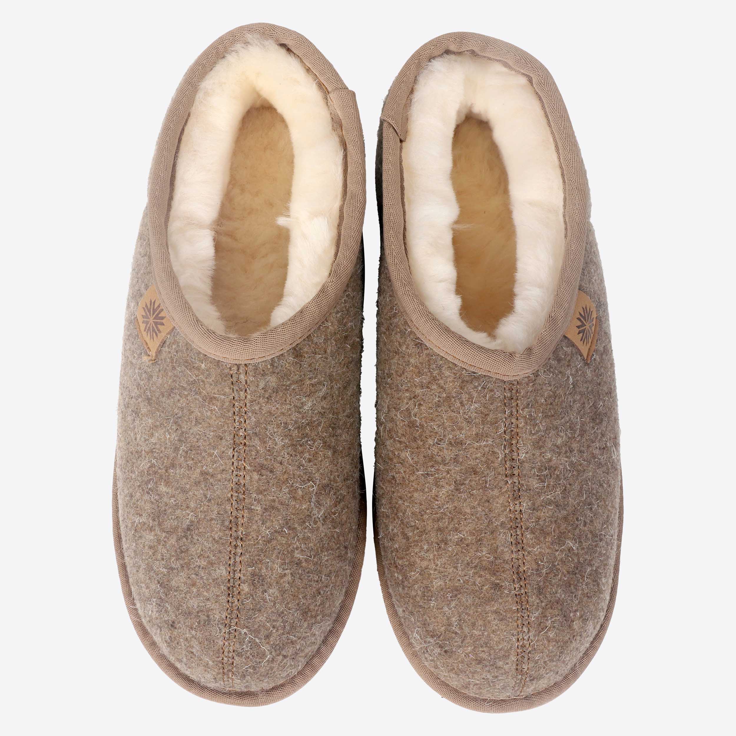 lambafell-indoor-slippers-wool-inniskor-lightbrown_89.jpeg