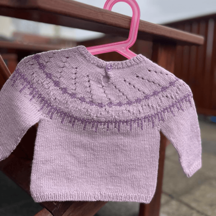 prjonauppskrift_heidmork_barnapeysa-kids-knitted-sweater.png