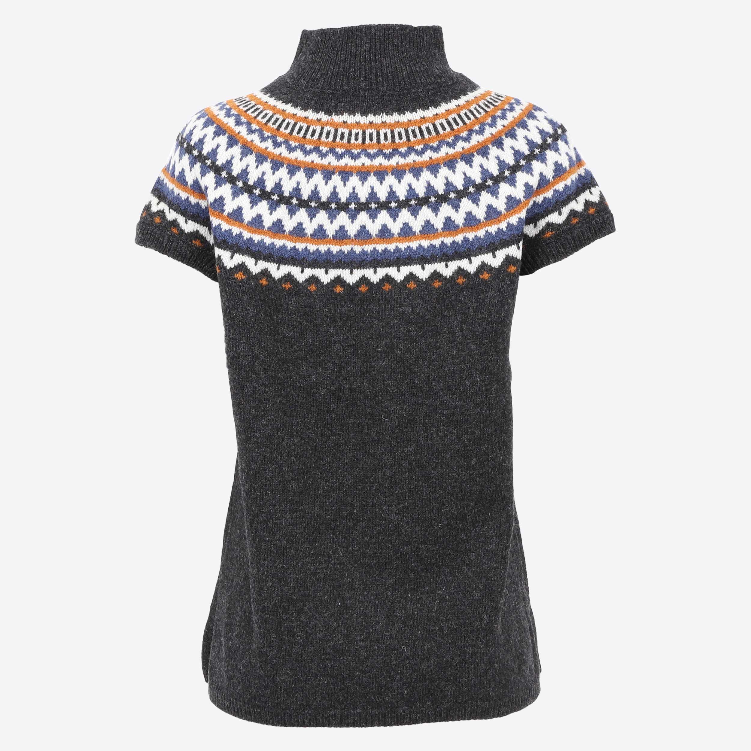 dyngjufjoll-black-wool-nordic-vest_18.jpeg