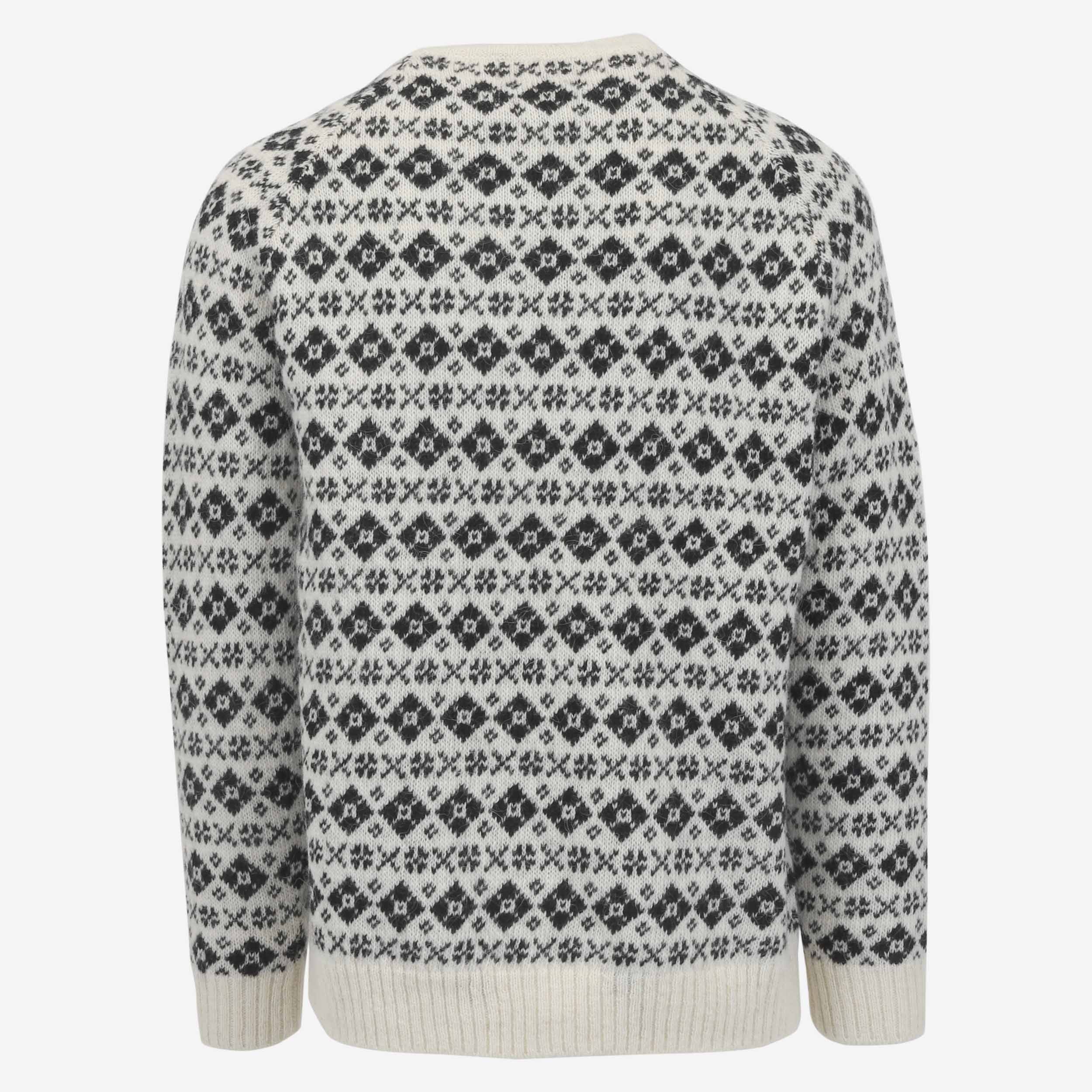 vaglaskogur-white-wool-nordic-sweater_81.jpeg