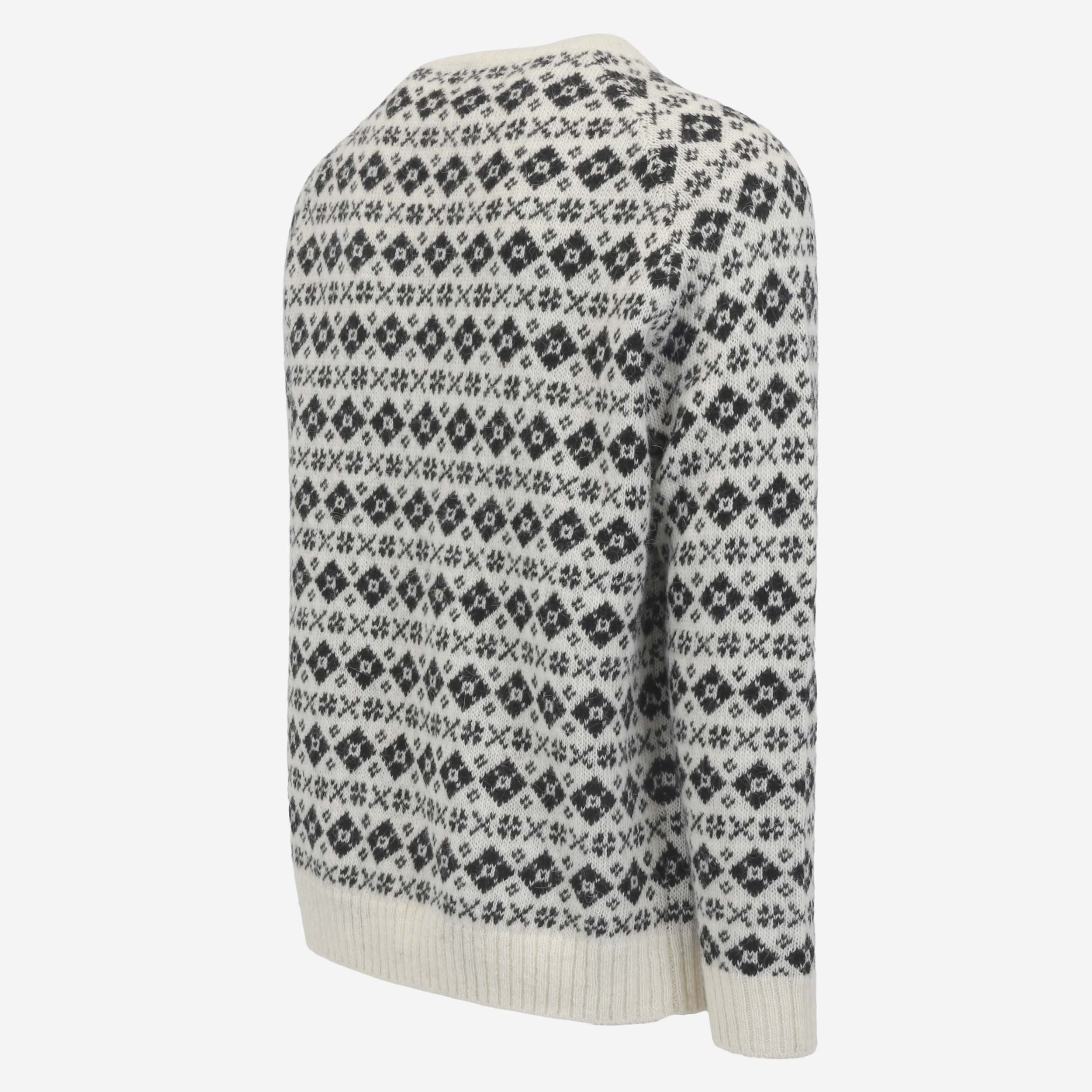 vaglaskogur-white-wool-nordic-sweater_82.jpeg