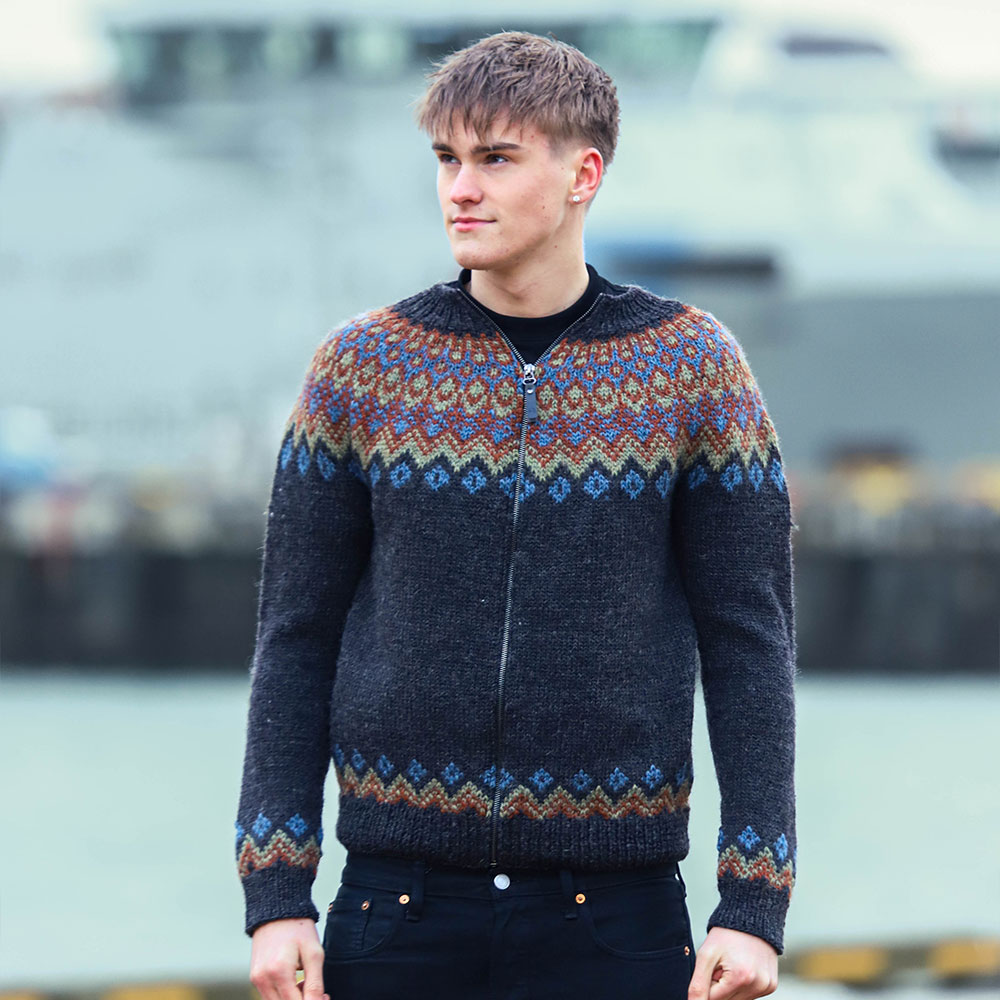 throstur_KNIT0405_zipped-sweater_knitting-pattern_prjonauppskrift3.jpeg