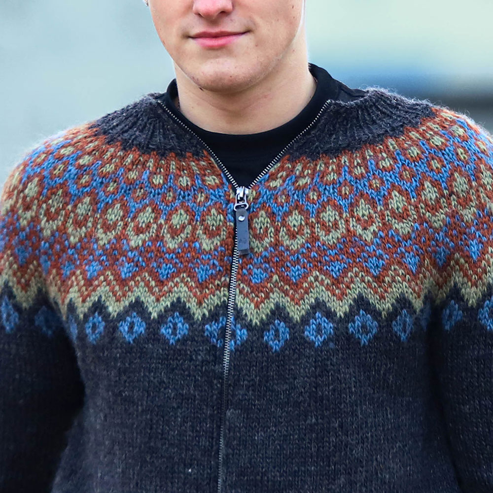 throstur_KNIT0405_zipped-sweater_knitting-pattern_prjonauppskrift4.jpeg