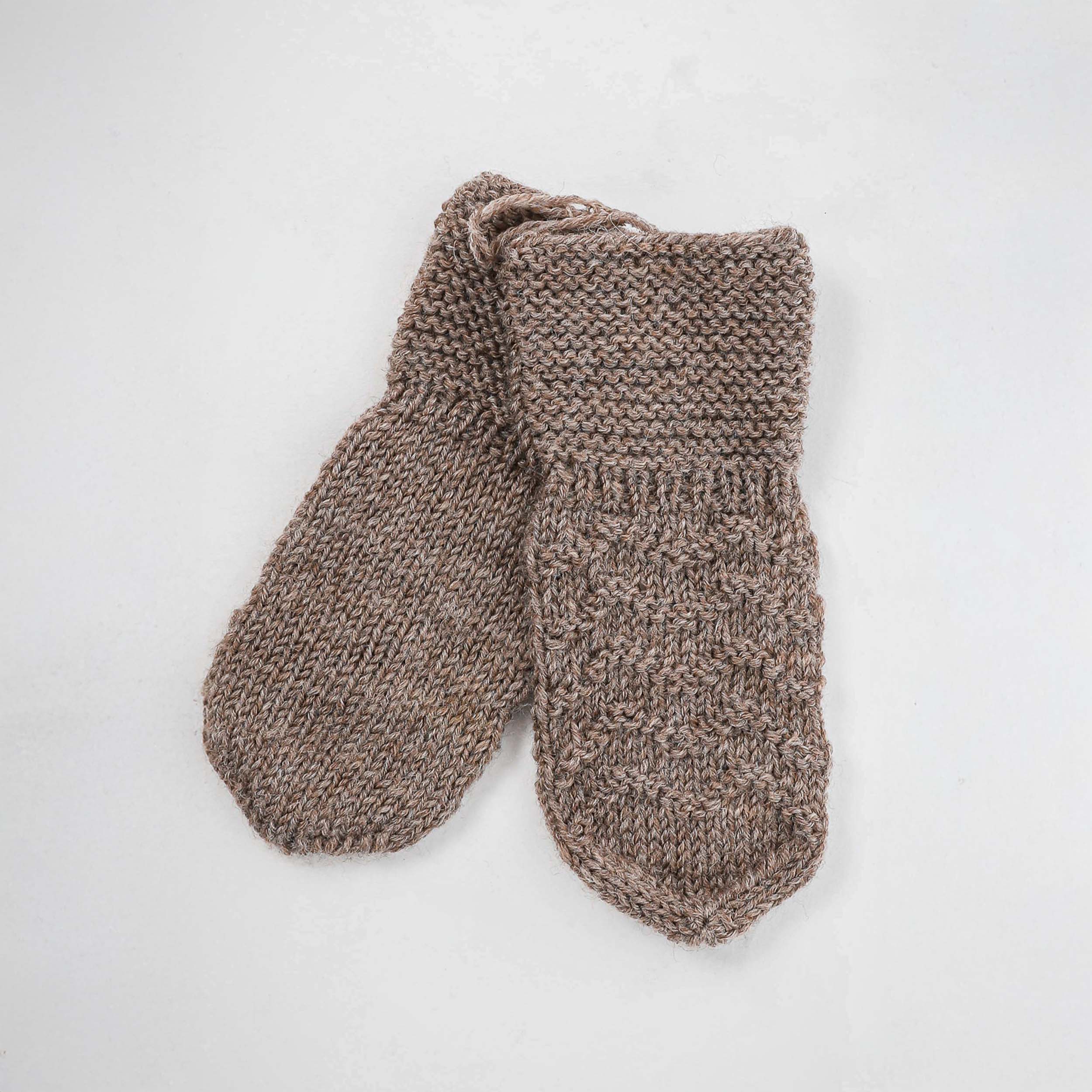 flod_KNIT0414_newborn-socks-mittens_knitting-pattern_prjonauppskrift3.jpeg