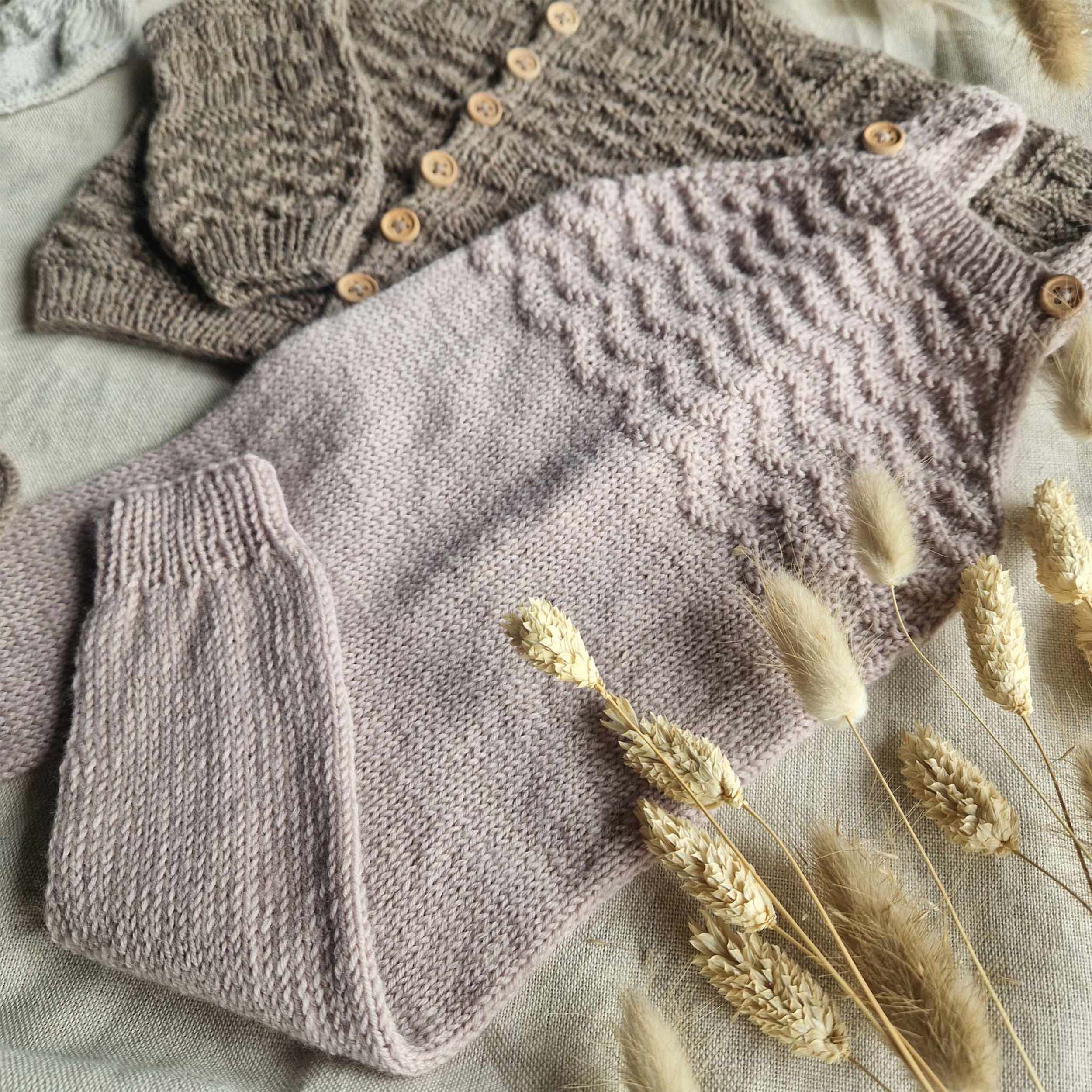 flod_KNIT0416_newborn-overalls_knitting-pattern_prjonauppskrift3.jpeg