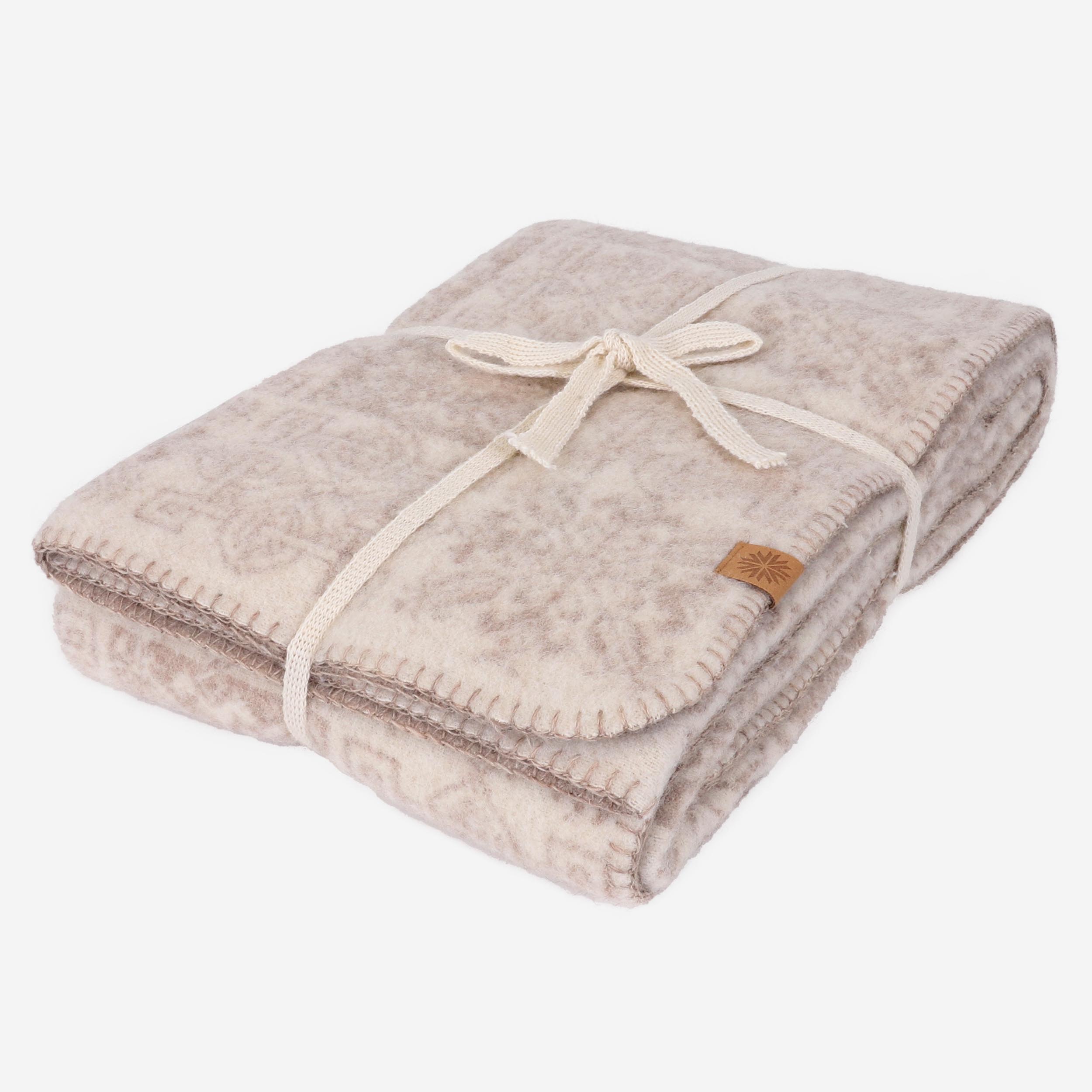 reitholar-woven-wool-beige-scandinavian-blanket_32.jpeg