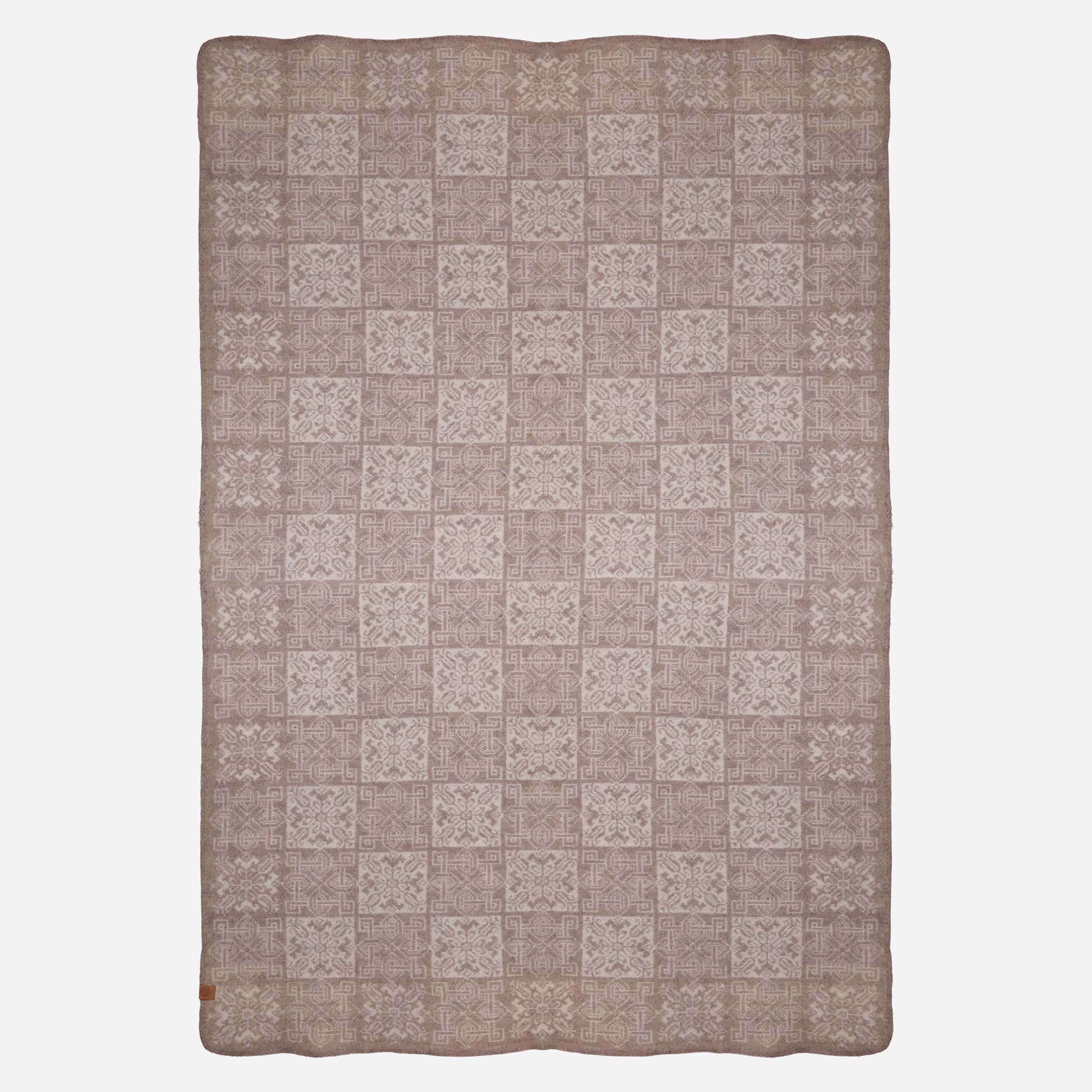 reitholar-woven-wool-beige-scandinavian-blanket_39.jpeg