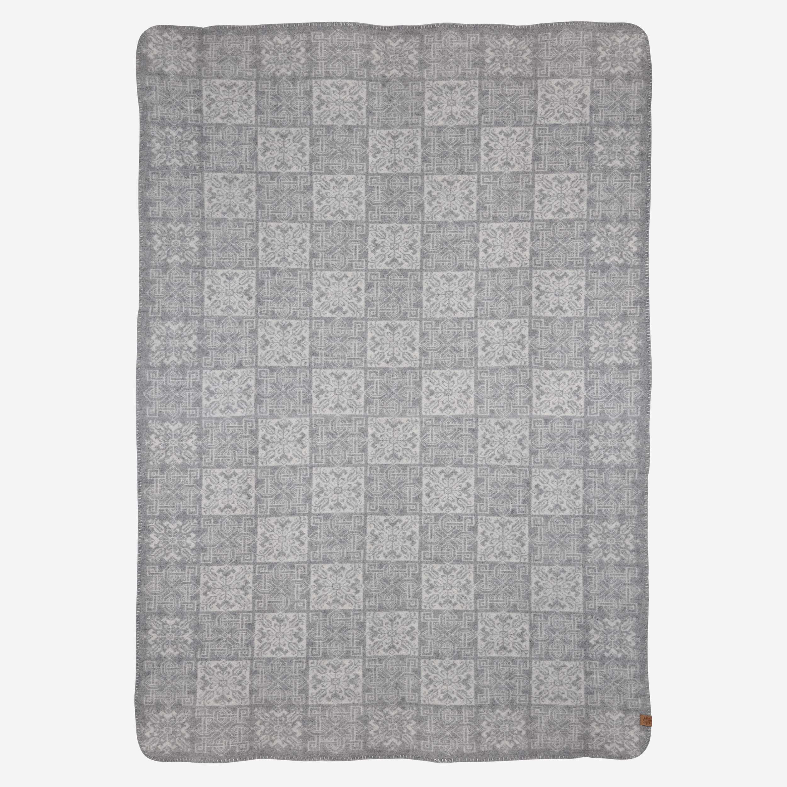 reitholar-woven-wool-grey-scandinavian-blanket_37.jpeg
