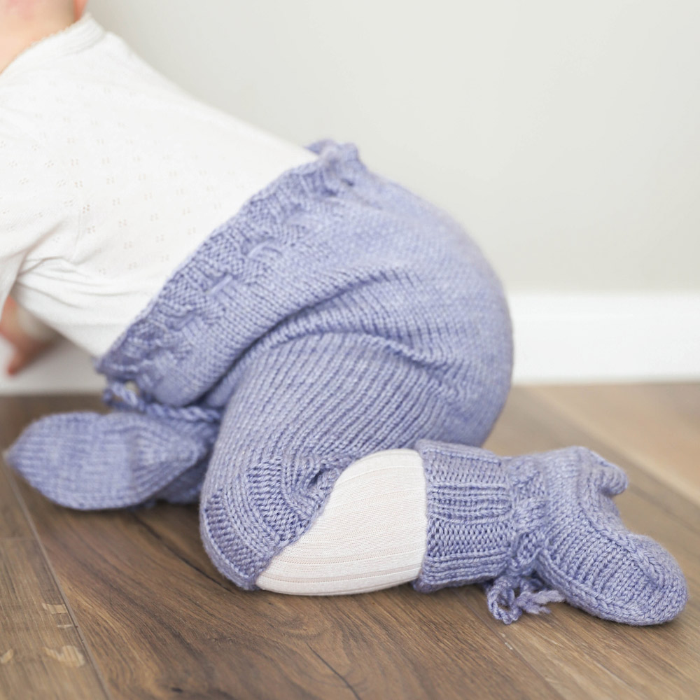 polli_KNIT0392_newborn-trousers_knitting-pattern_prjonauppskrift3.jpeg