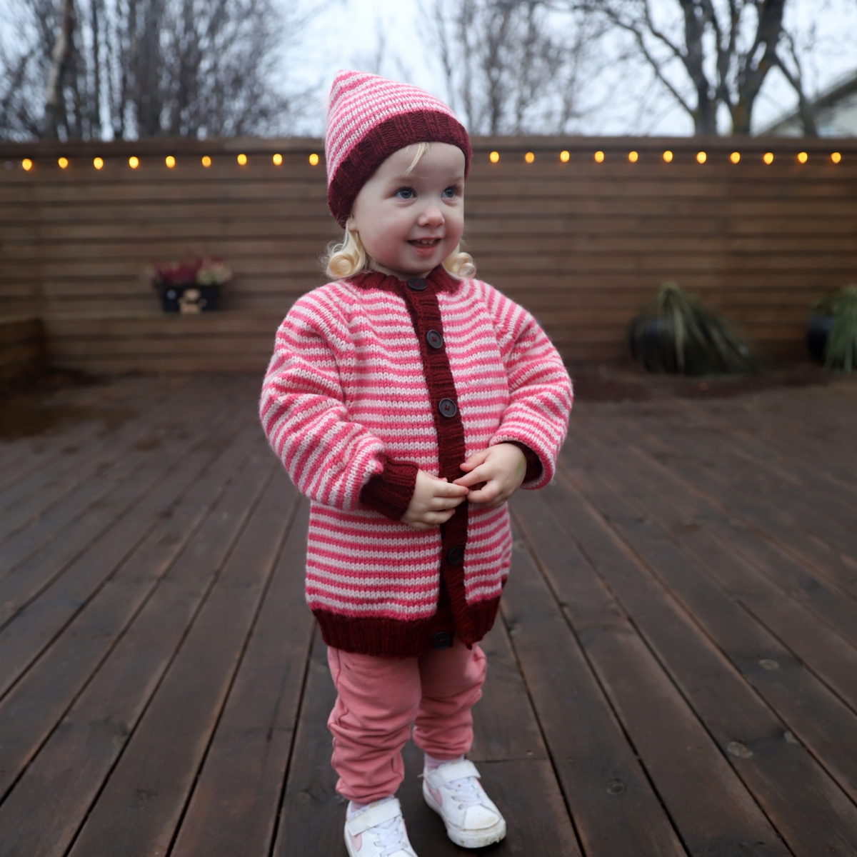 ramba_KNIT0438_buttoned-sweater-and-hat_knitting-pattern_prjonauppskrift2.jpeg