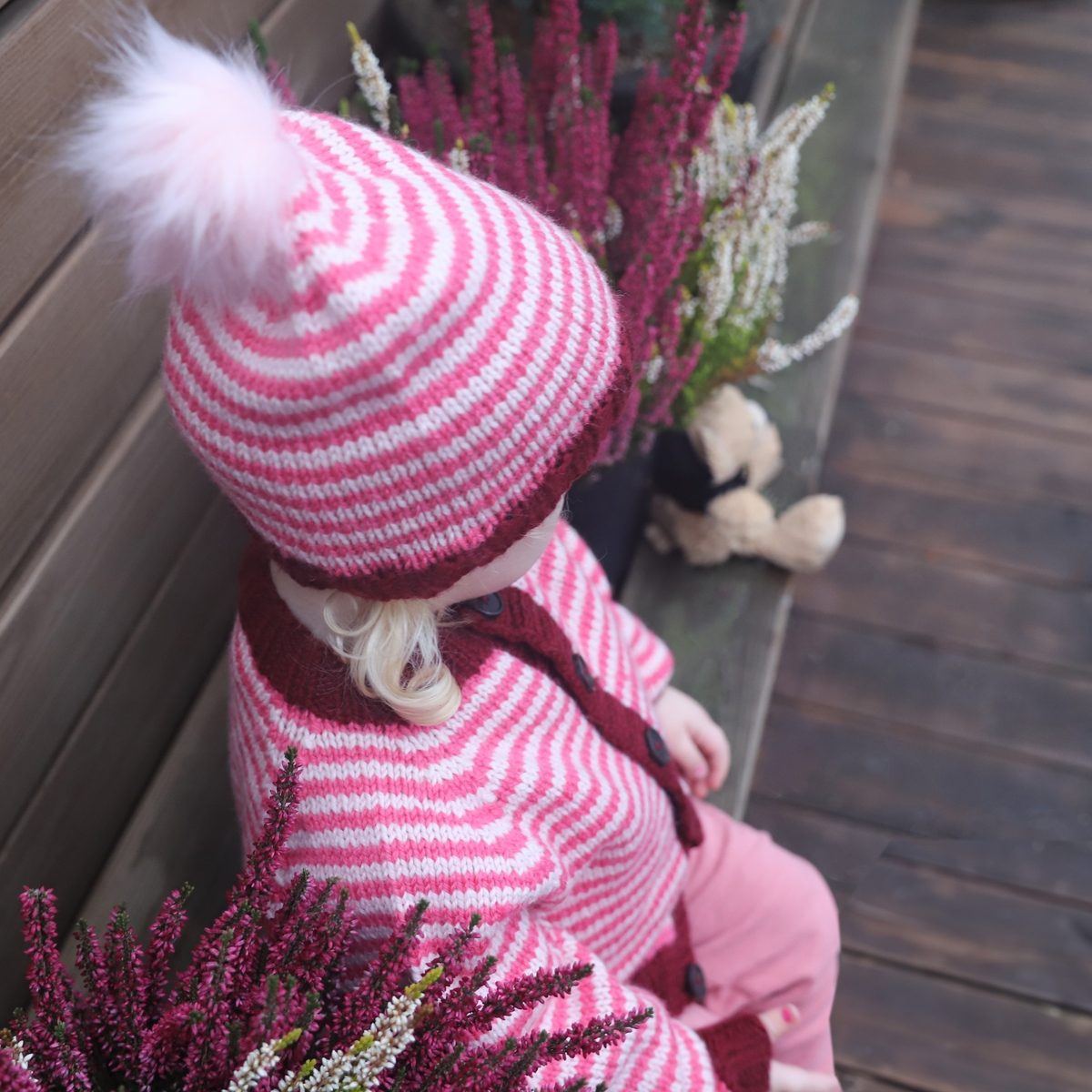 ramba_KNIT0438_buttoned-sweater-and-hat_knitting-pattern_prjonauppskrift4.jpeg