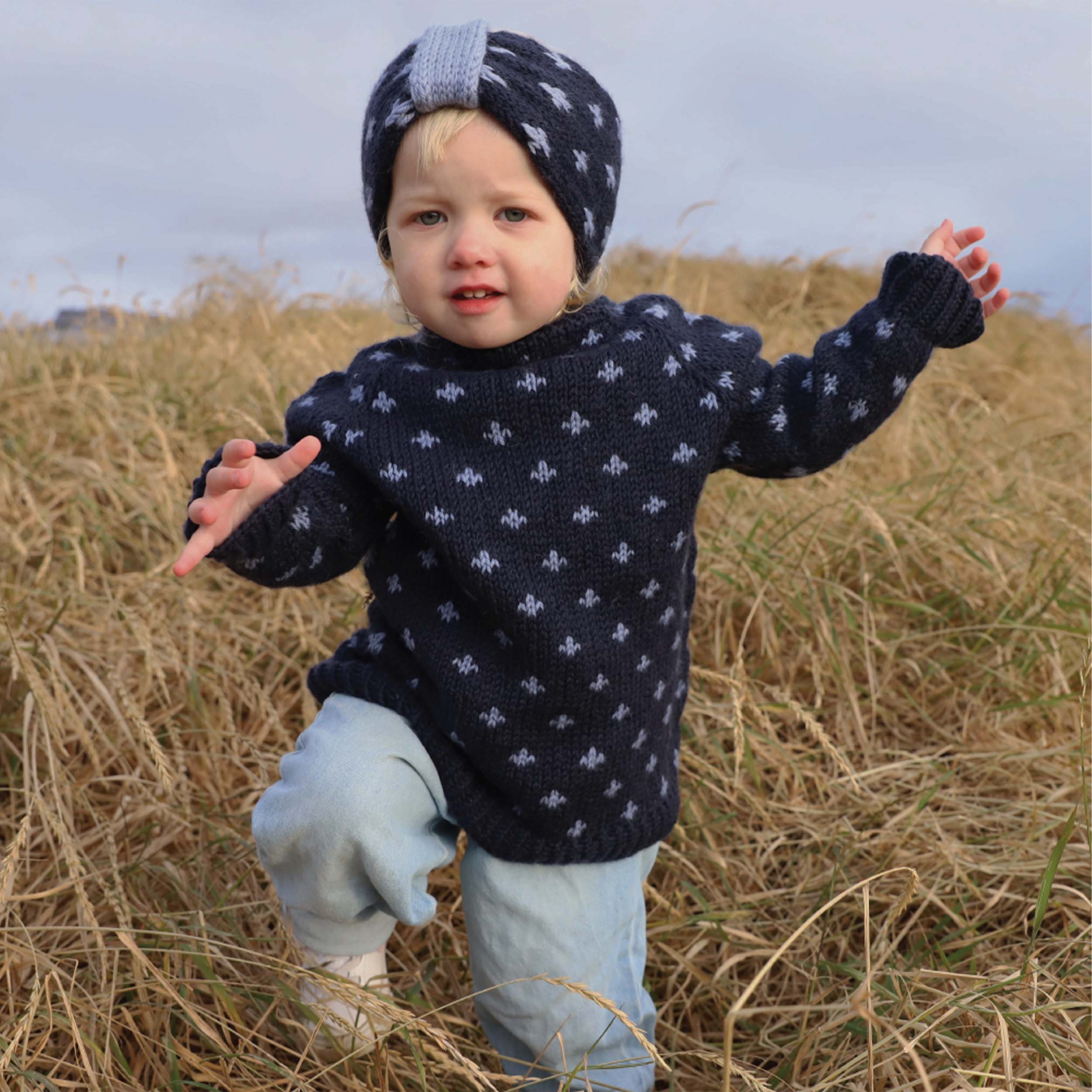 lola_KNIT0436_kids-sweater-headband_knitting-pattern_prjonauppskrift5.jpeg