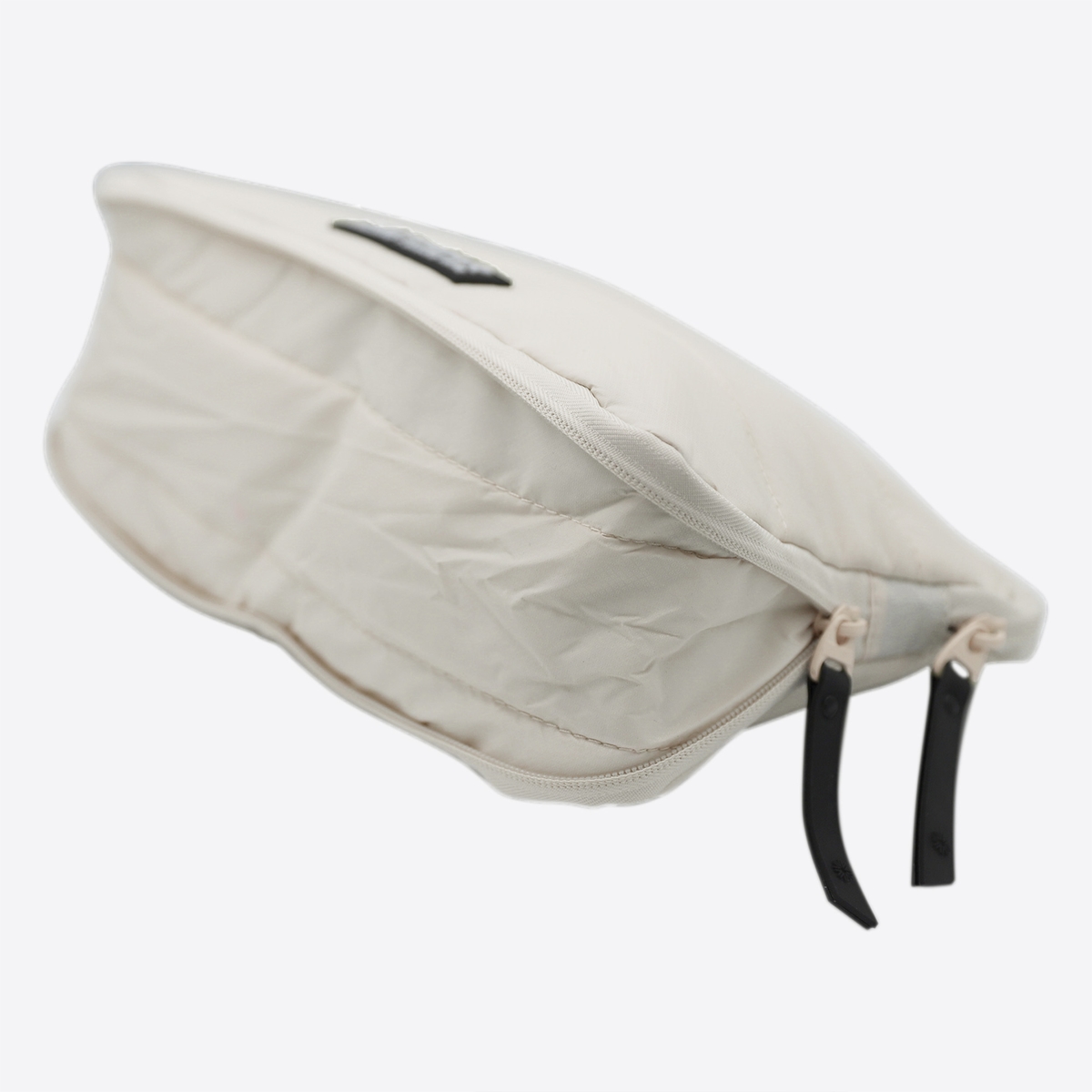 vatnagardar-white-toilet-bag-49083-4.jpeg