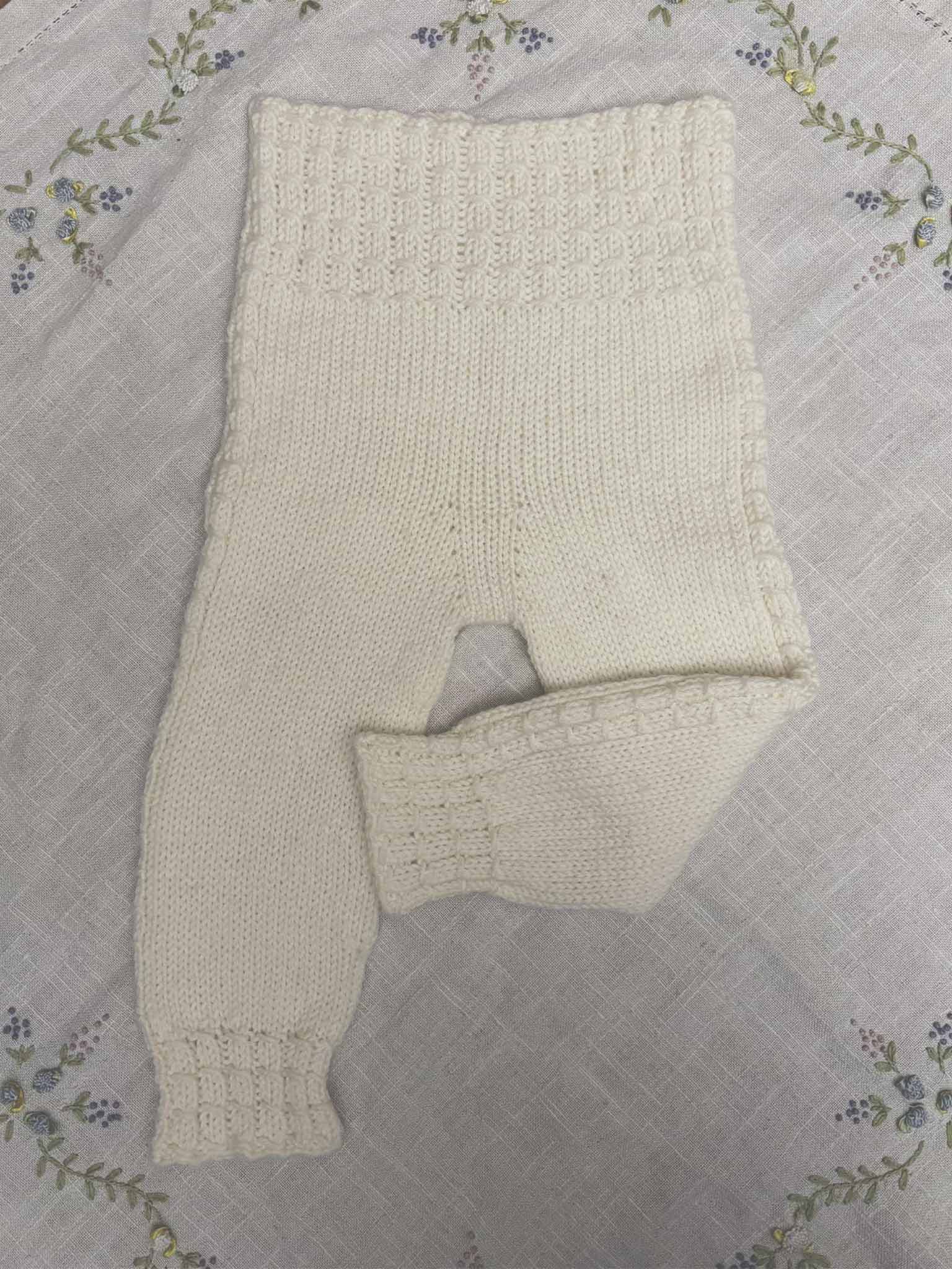 fusi_HG-016_kids-pants_knitting-pattern_prjonauppskrift1.jpeg