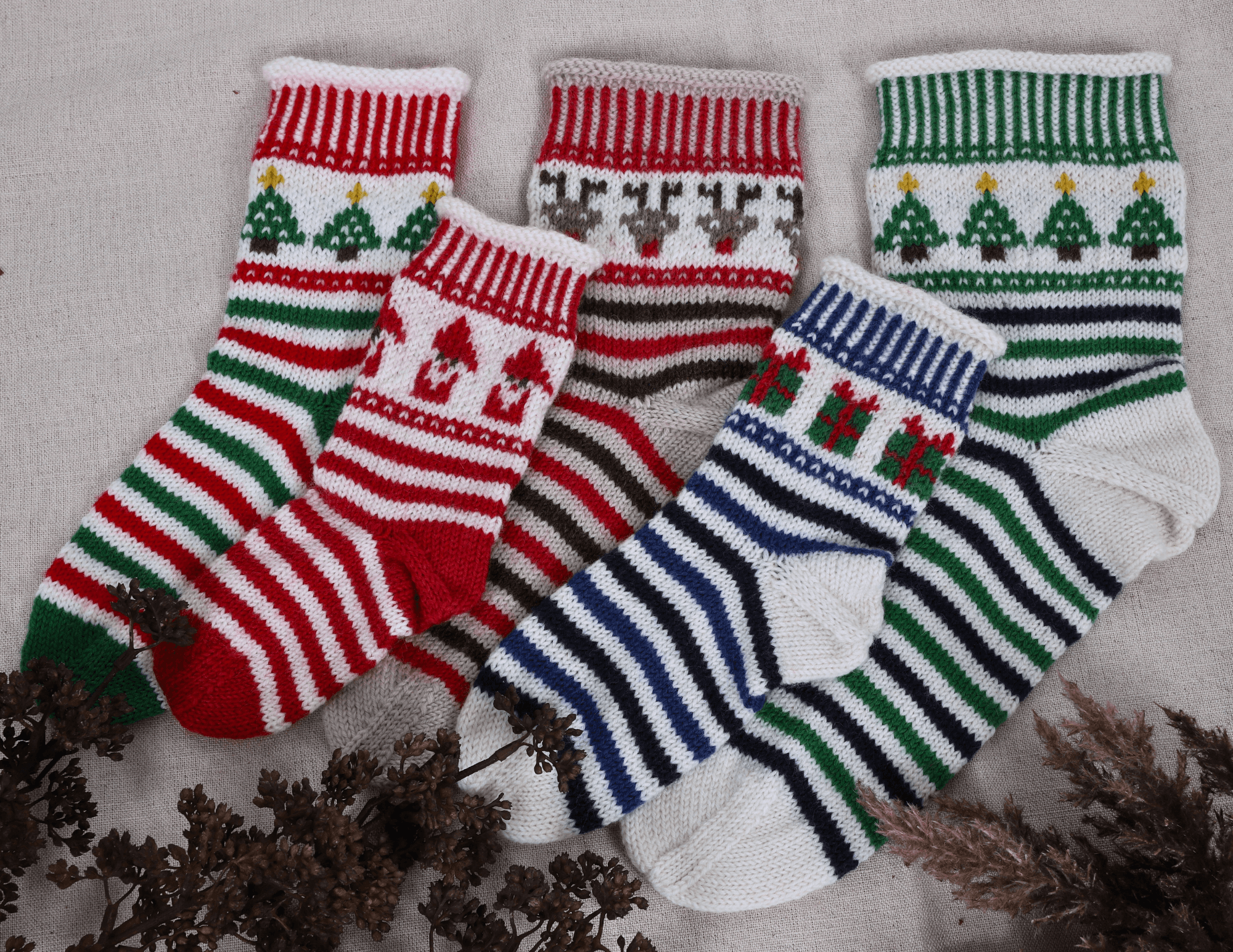 jolagledi_IV-005_christmas-socks_knitting-pattern_prjonauppskrift1.png