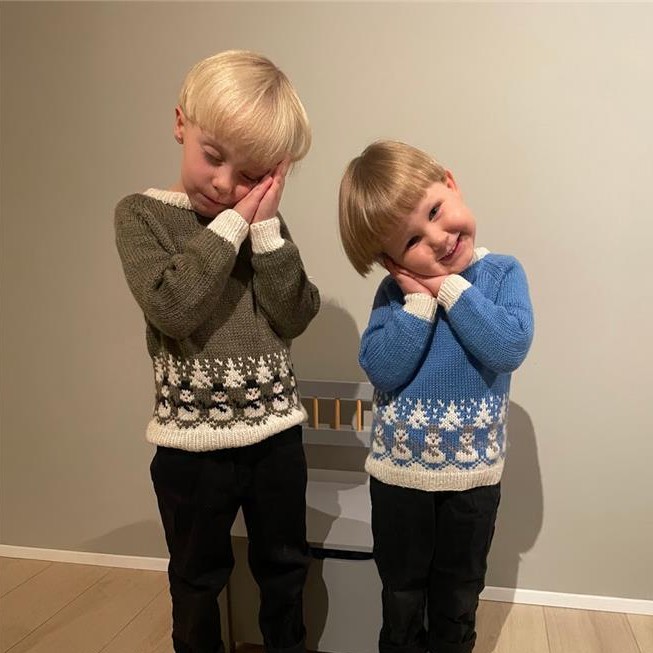 snaefinnur_KNIT0467_kids-christmas-sweater_knitting-pattern_prjonauppskrift2.jpeg