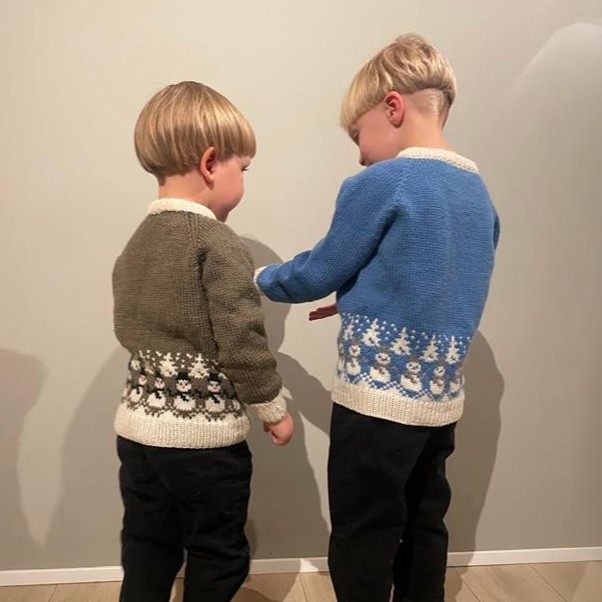 snaefinnur_KNIT0467_kids-christmas-sweater_knitting-pattern_prjonauppskrift1.jpeg