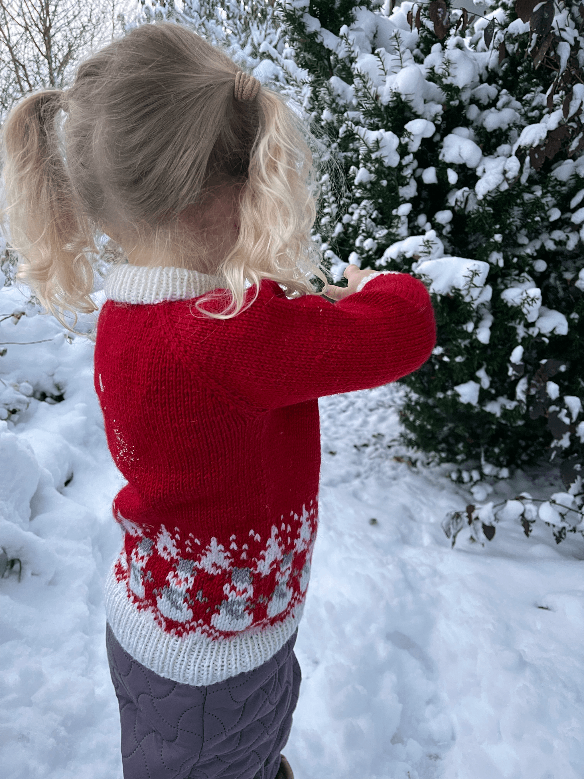snaefinnur_KNIT0467_kids-christmas-sweater_knitting-pattern_prjonauppskrift3.png