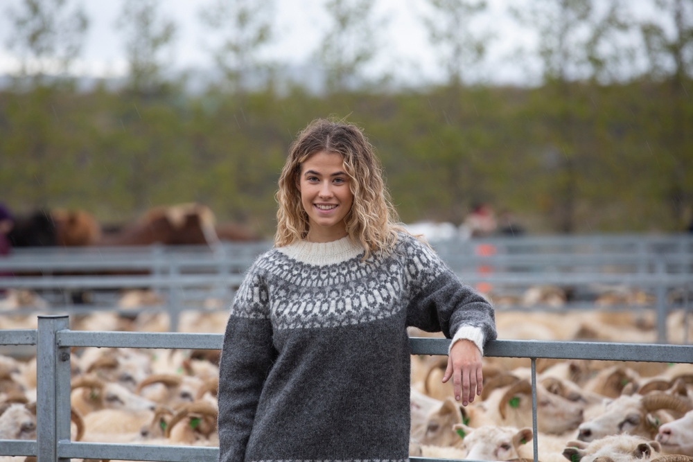 rettir-sheep-gathering-iceland-wool-sweater_6850.jpeg