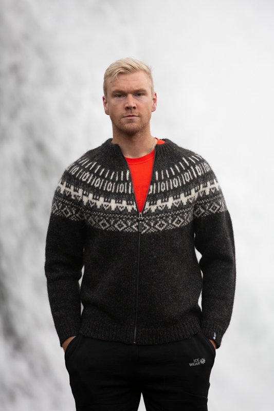 rettir-sheep-gathering-iceland-wool-sweater_5644.jpeg