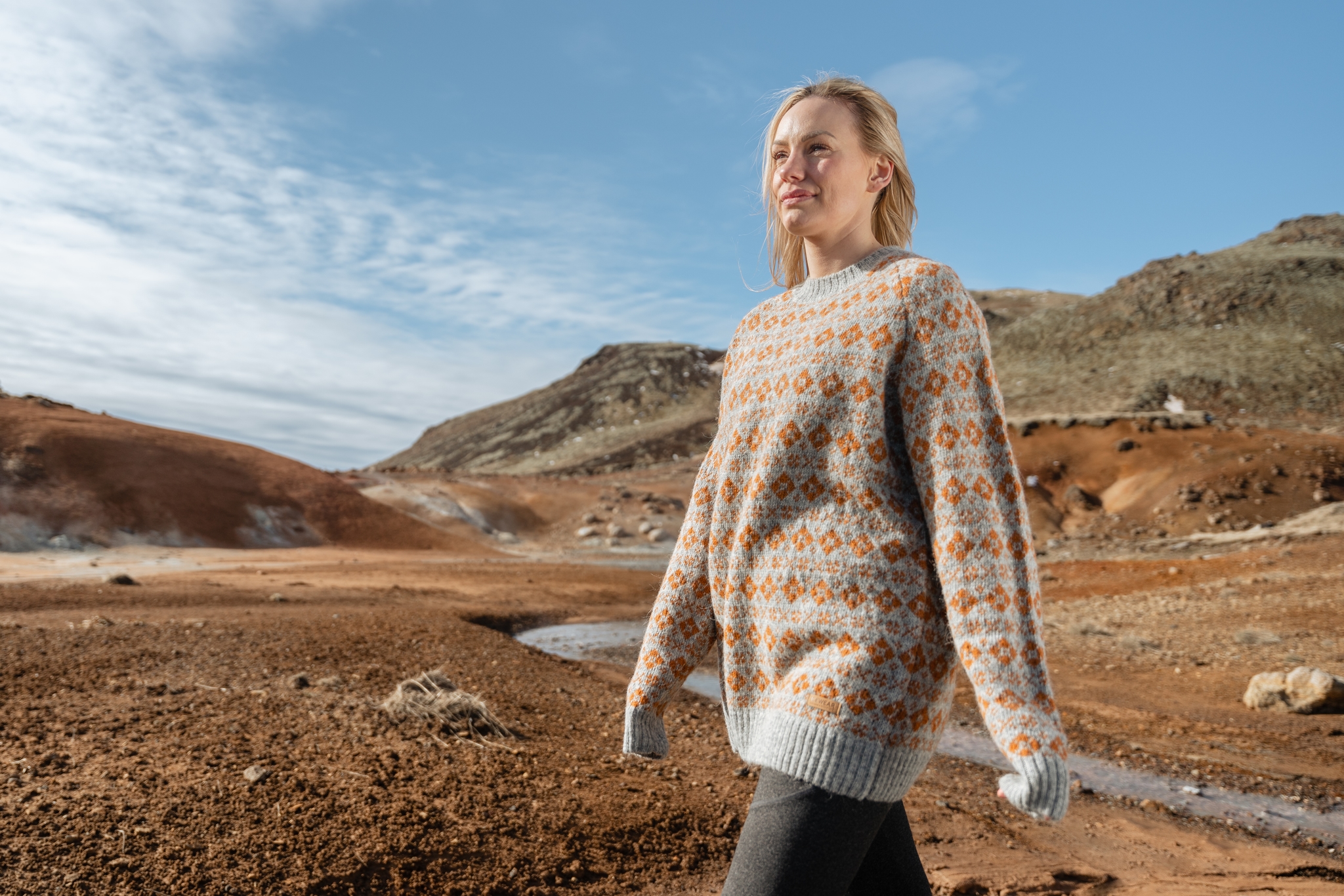 iceland-woman-wool-sweater_23.jpeg