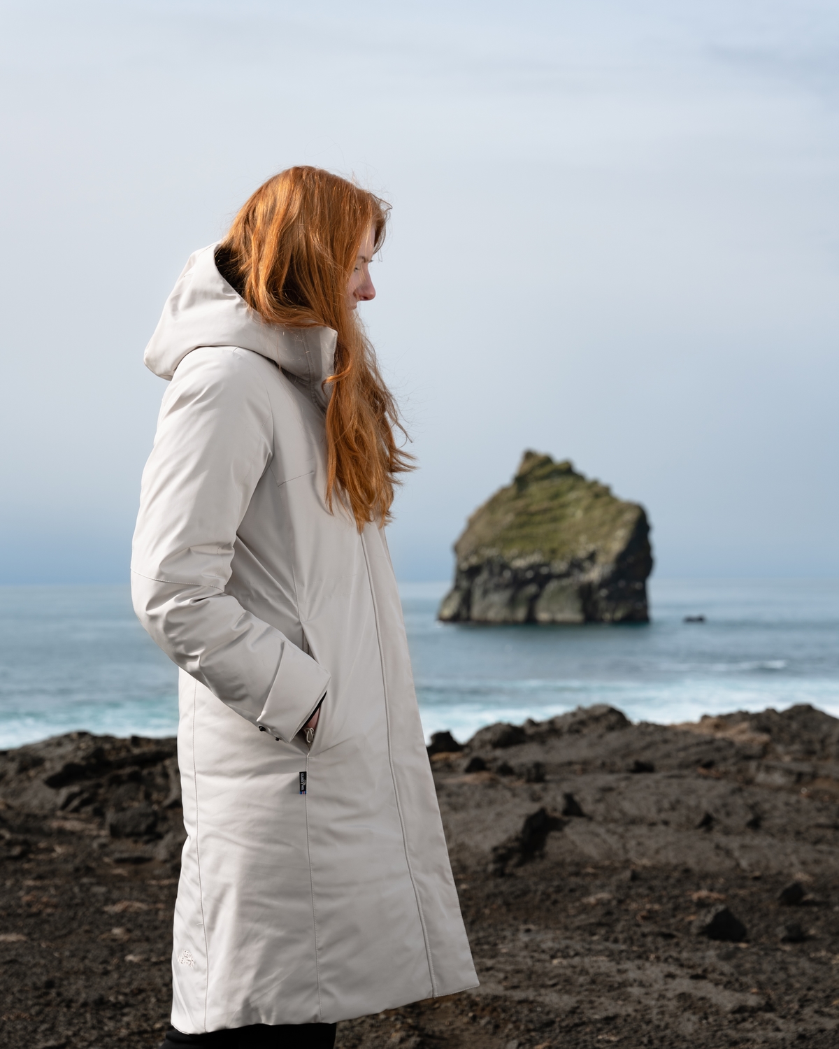 iceland-red-hair-woman-white-parka_32.jpeg