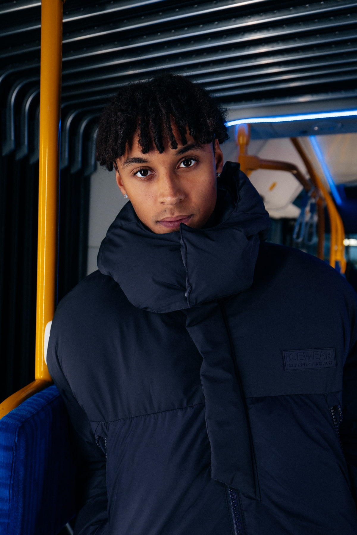 man-black-wintercoat-inside-2.jpeg
