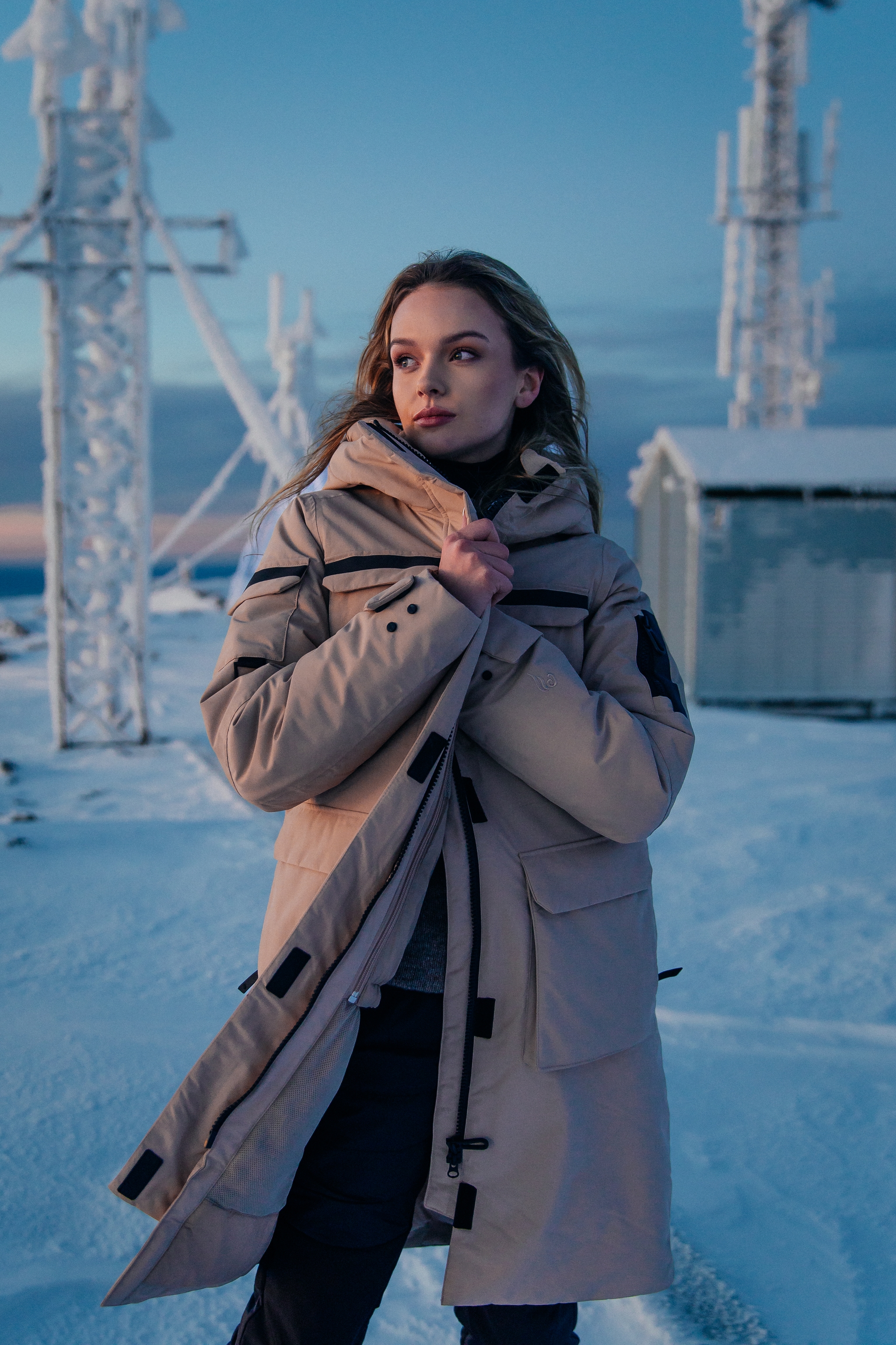 woman-snow-wintercoat-1.jpeg