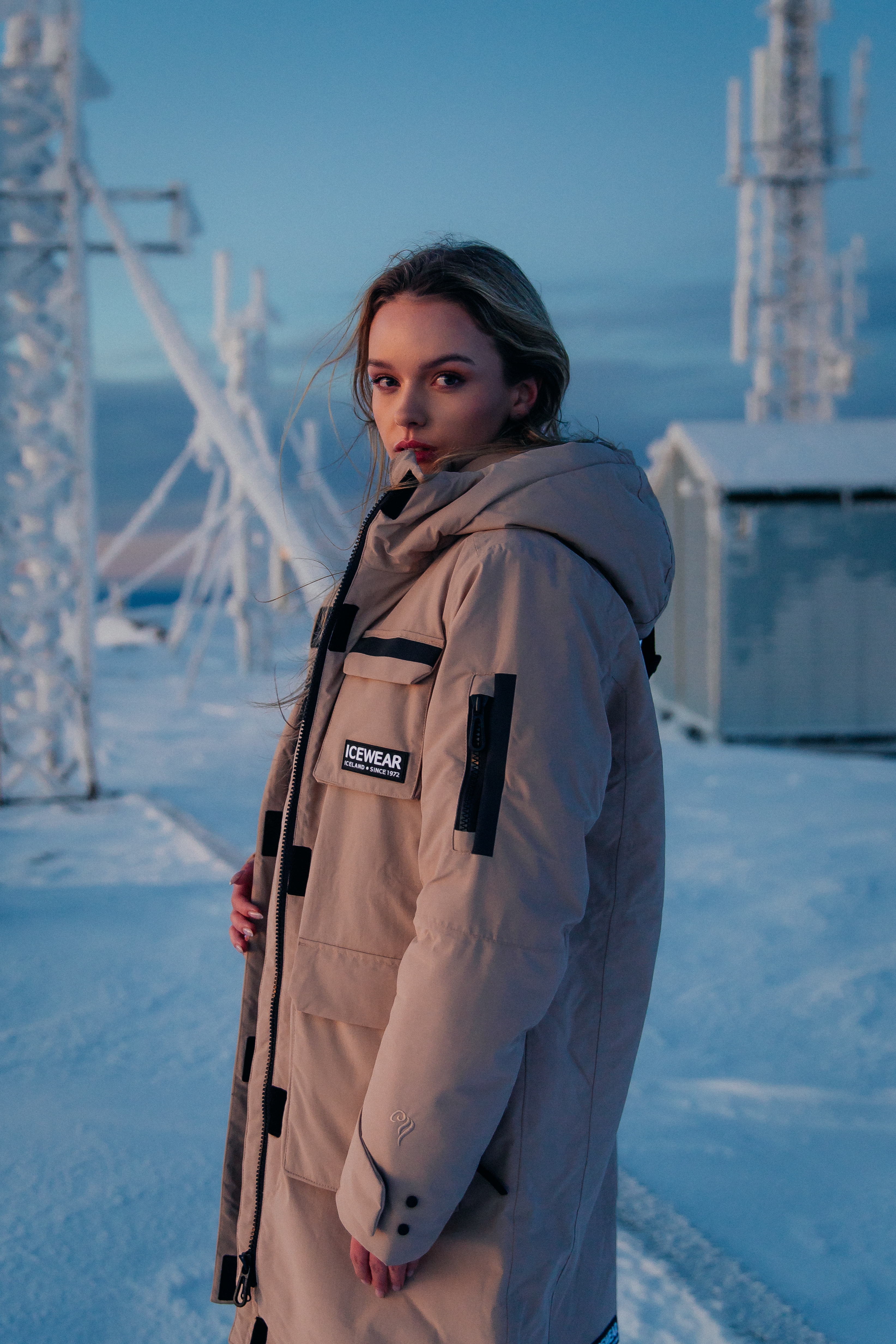 woman-snow-wintercoat-4.jpeg