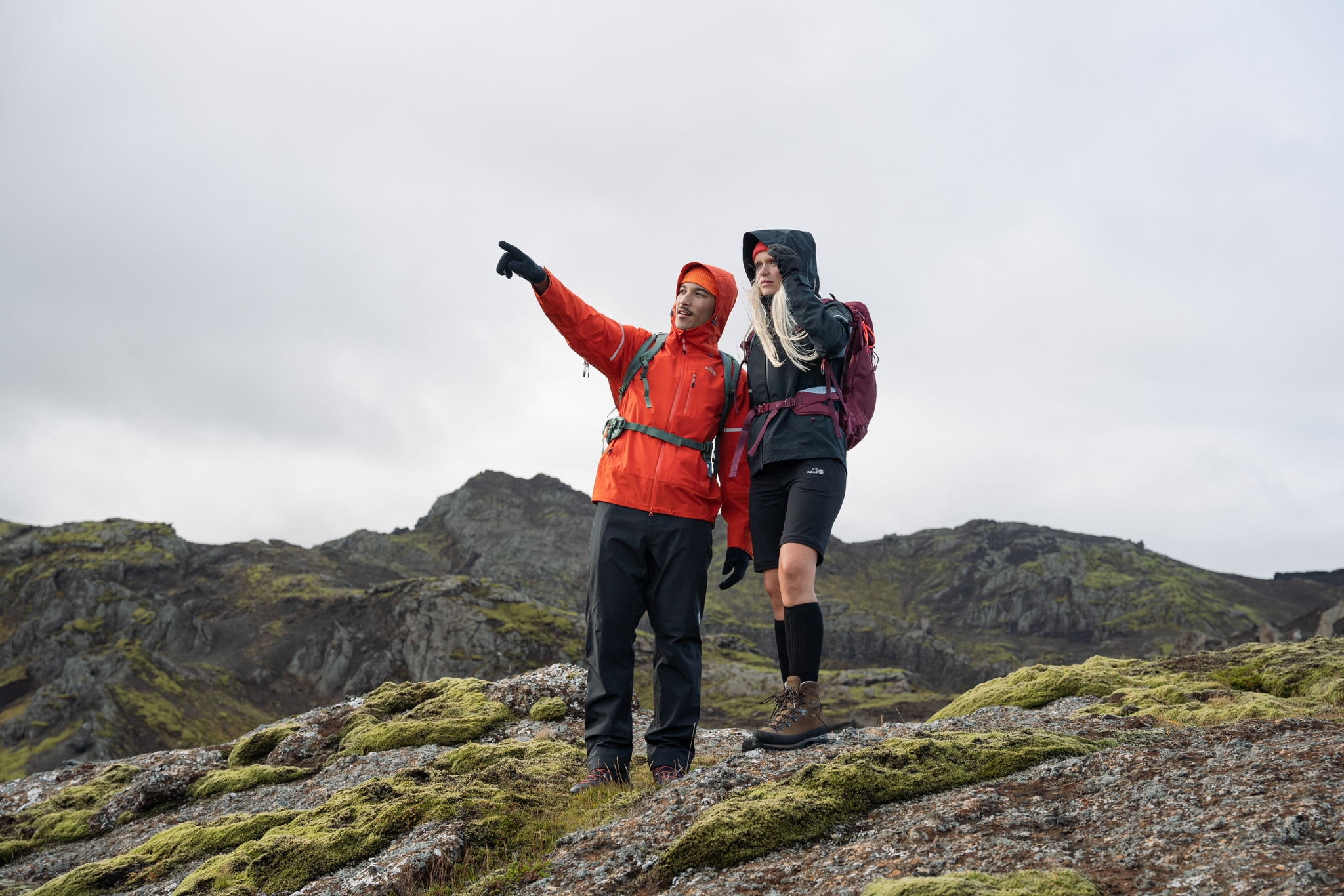 iceland-couple-hiking_44.jpeg
