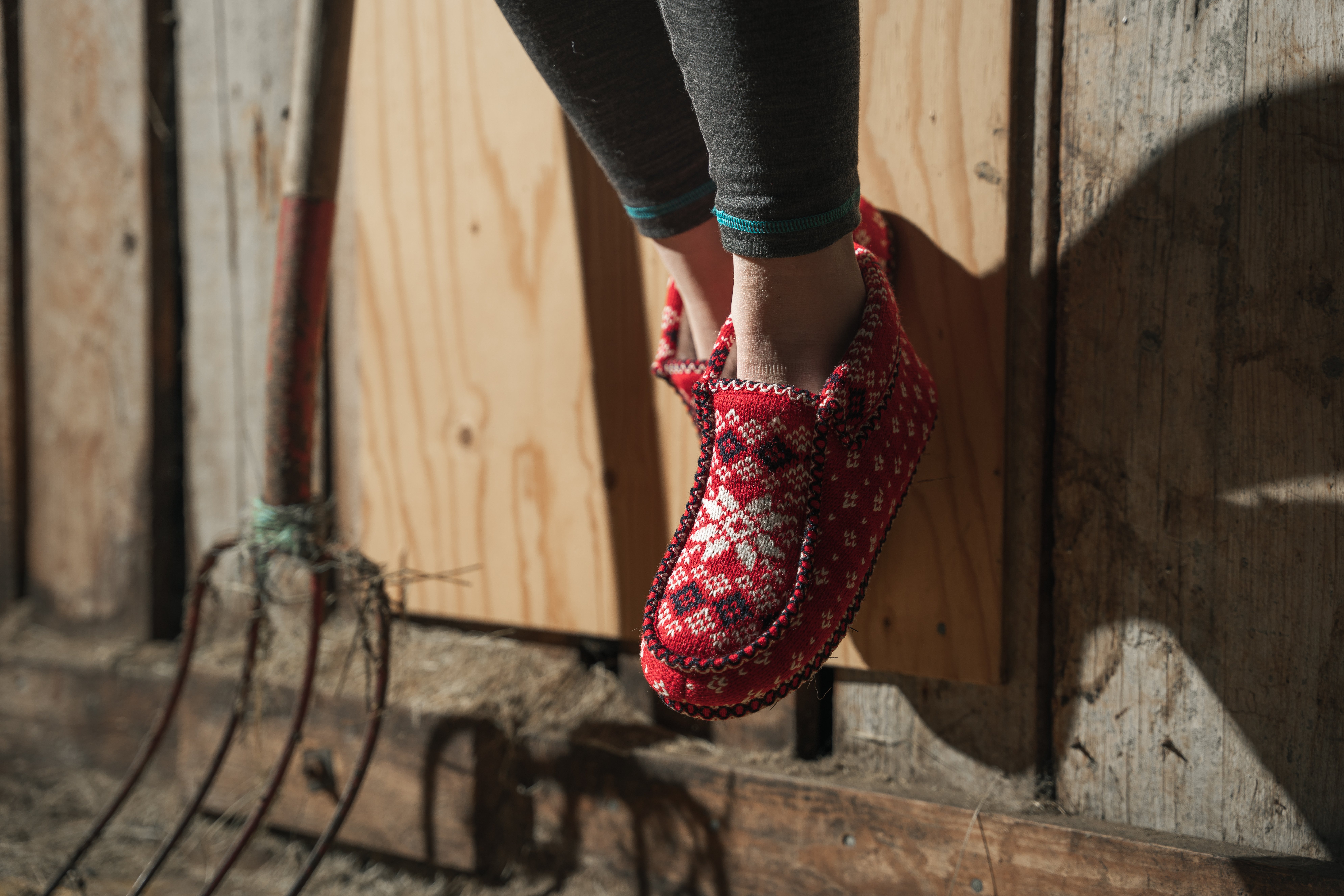 iceland-farm-red-nordic-slippers_42.jpeg