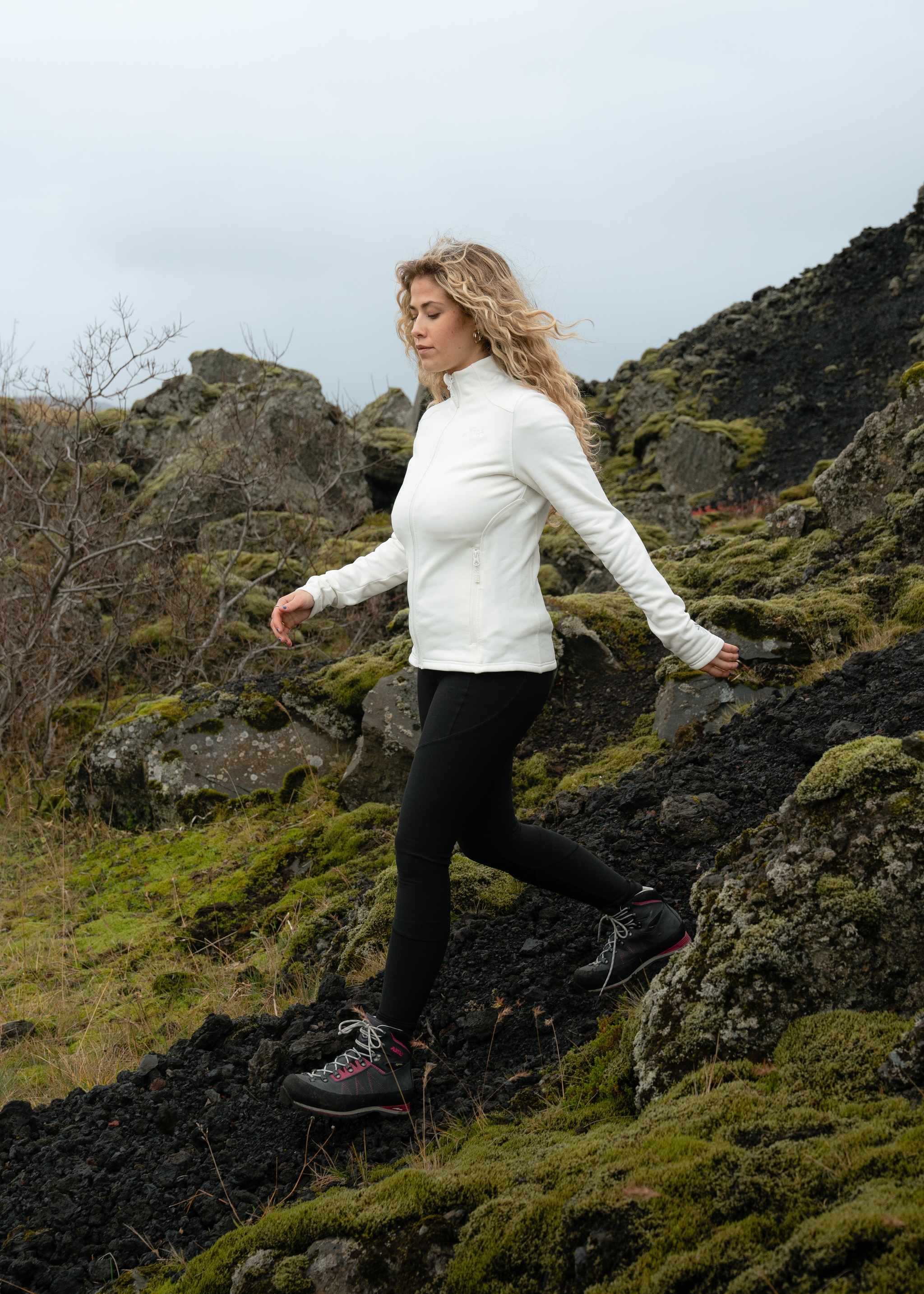 iceland-moss-rocks-women-outdoor-clothing-67.jpeg